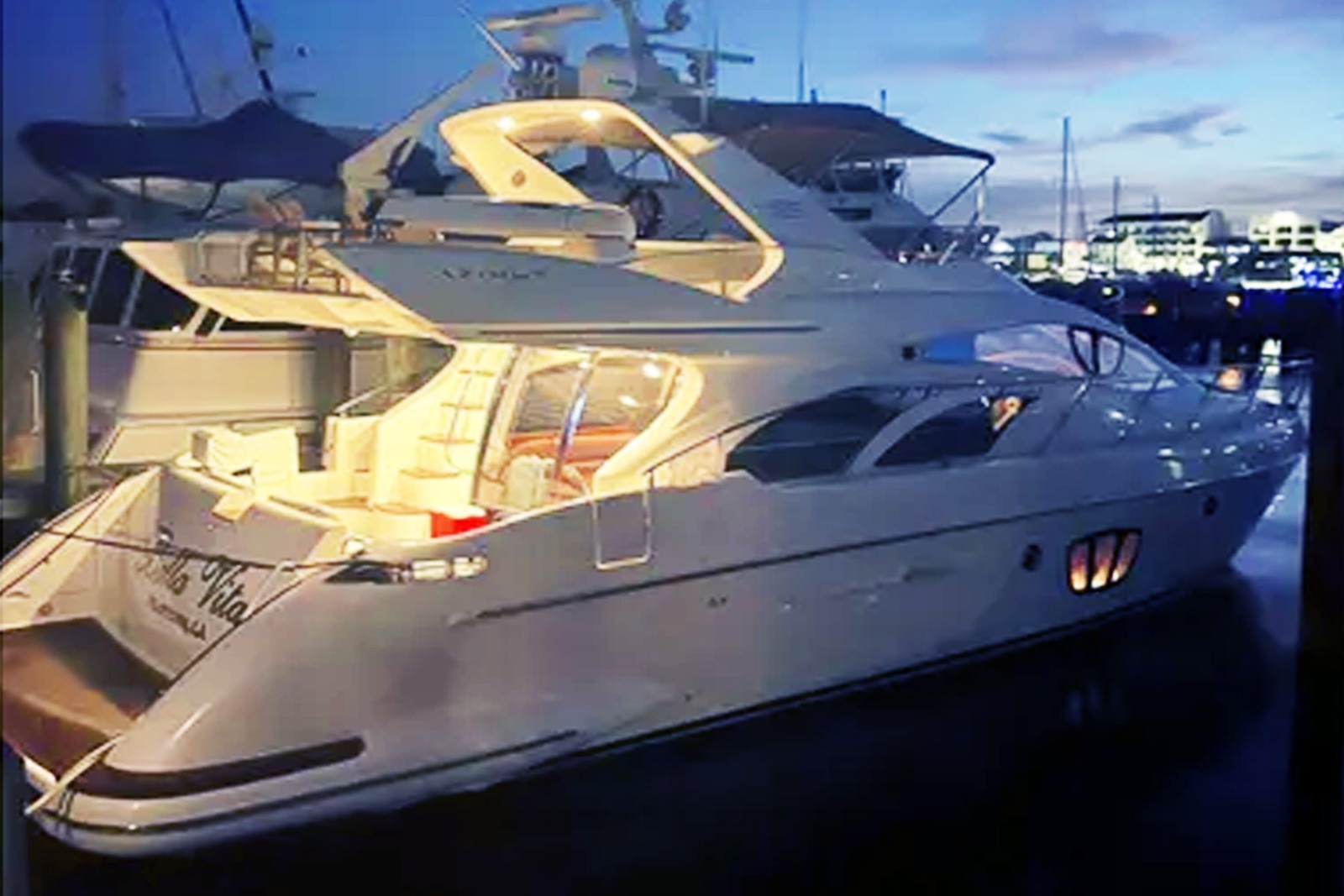 2006 Azimut 55E