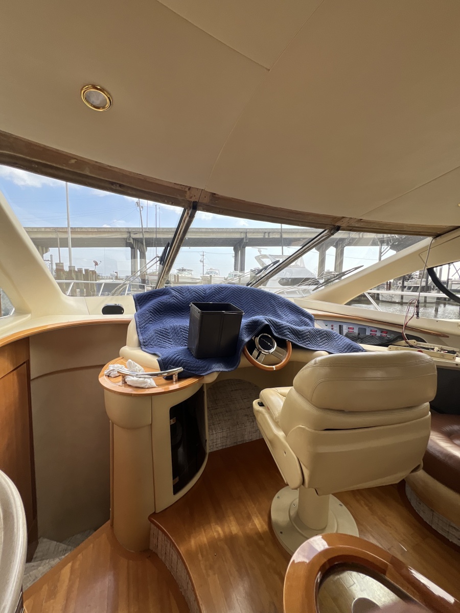 2006 Azimut 55E