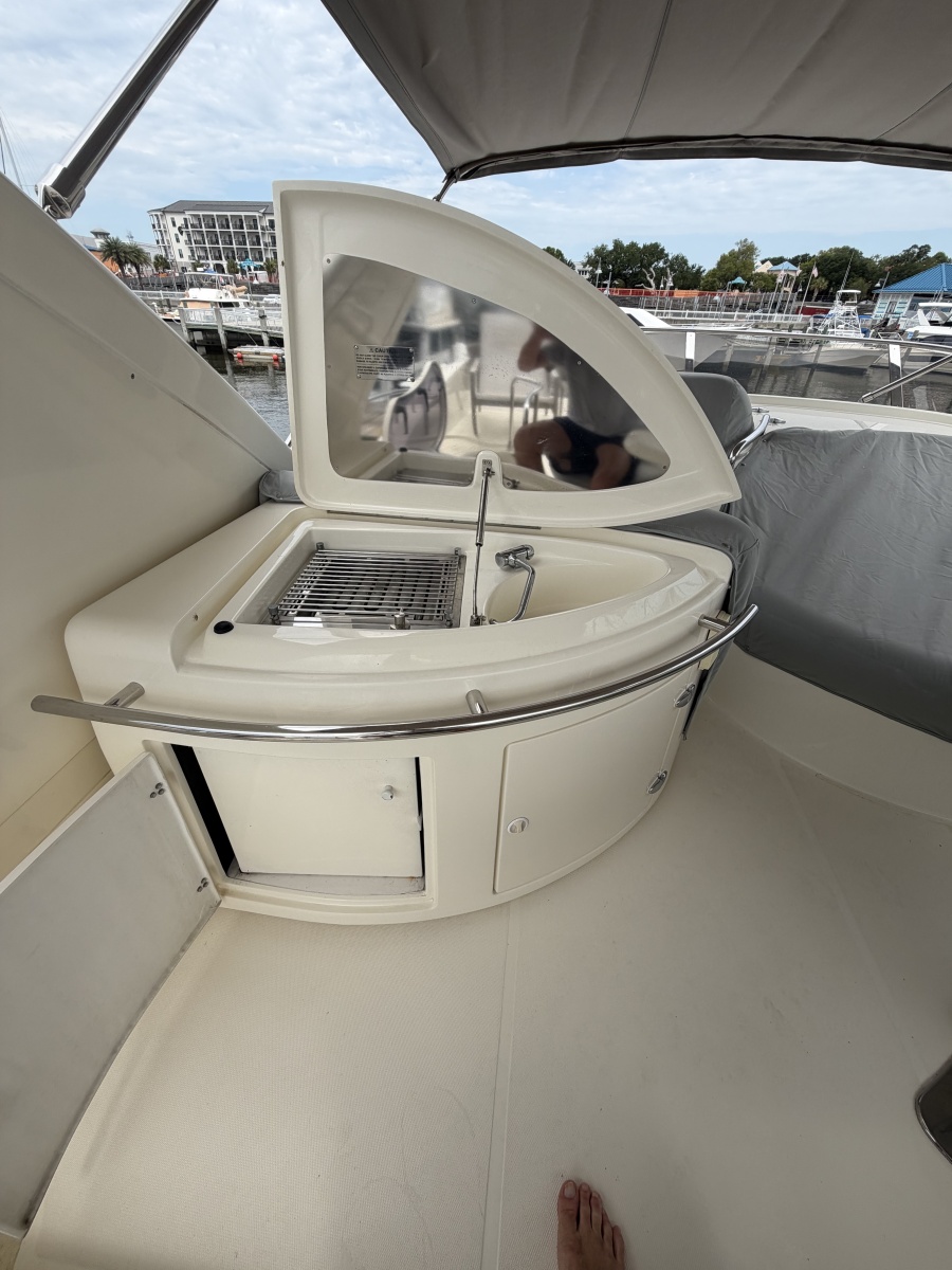 2006 Azimut 55E
