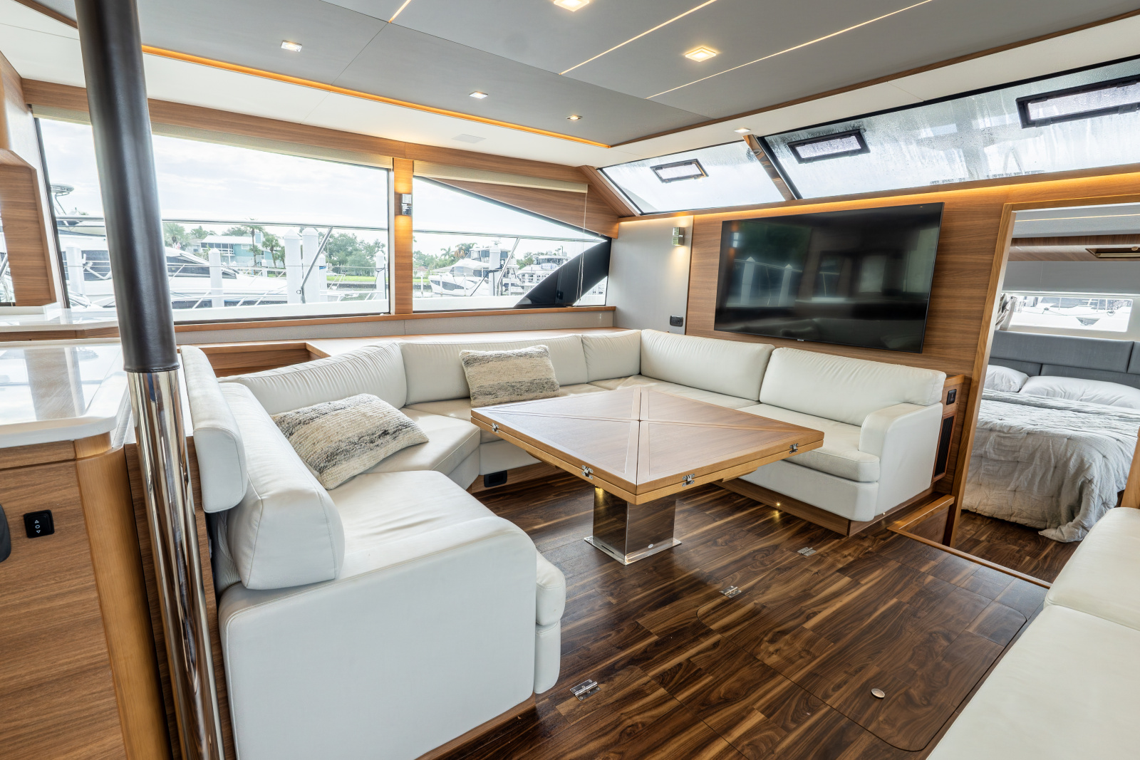 2023 Aquila 54 YACHT