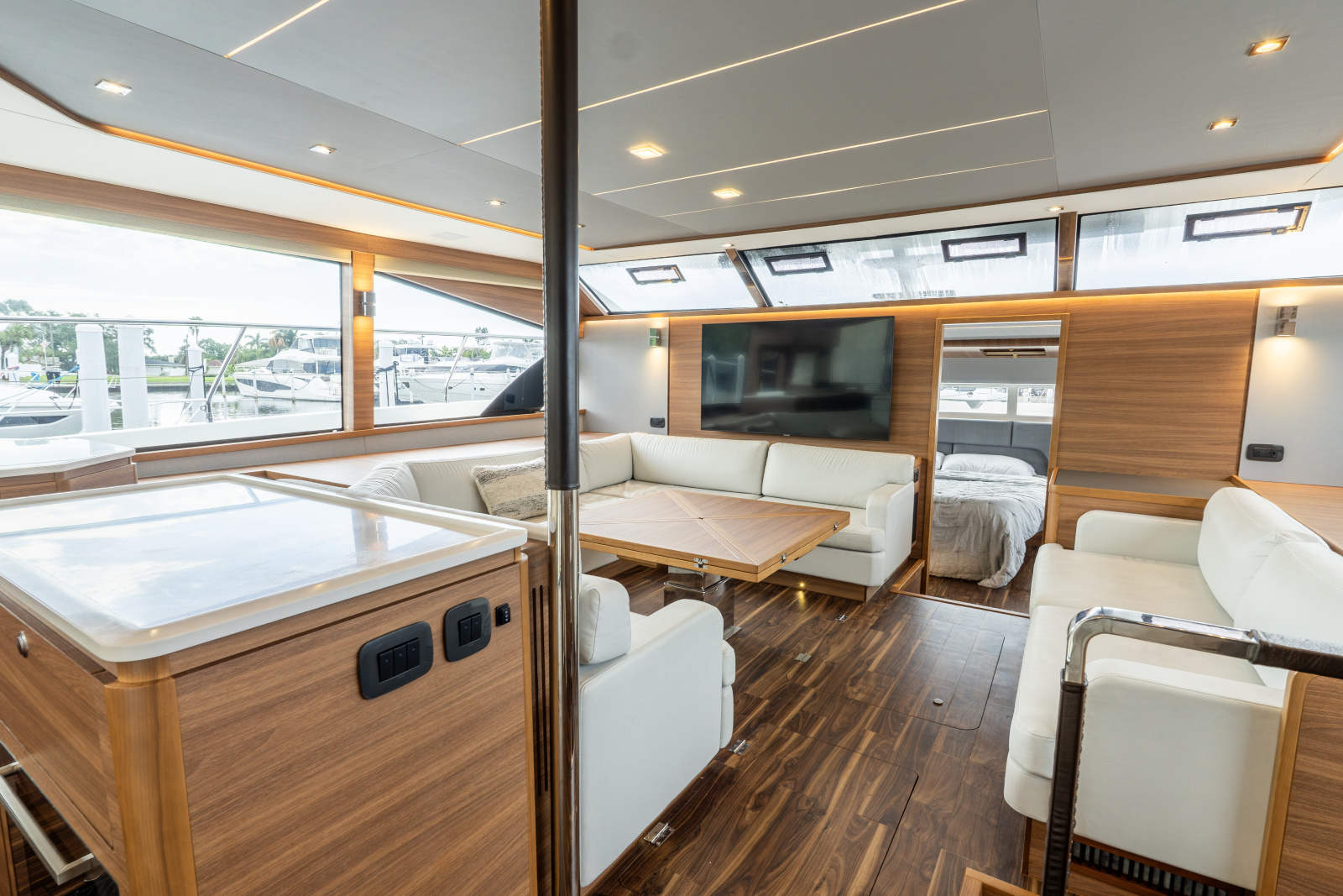 2023 Aquila 54 YACHT