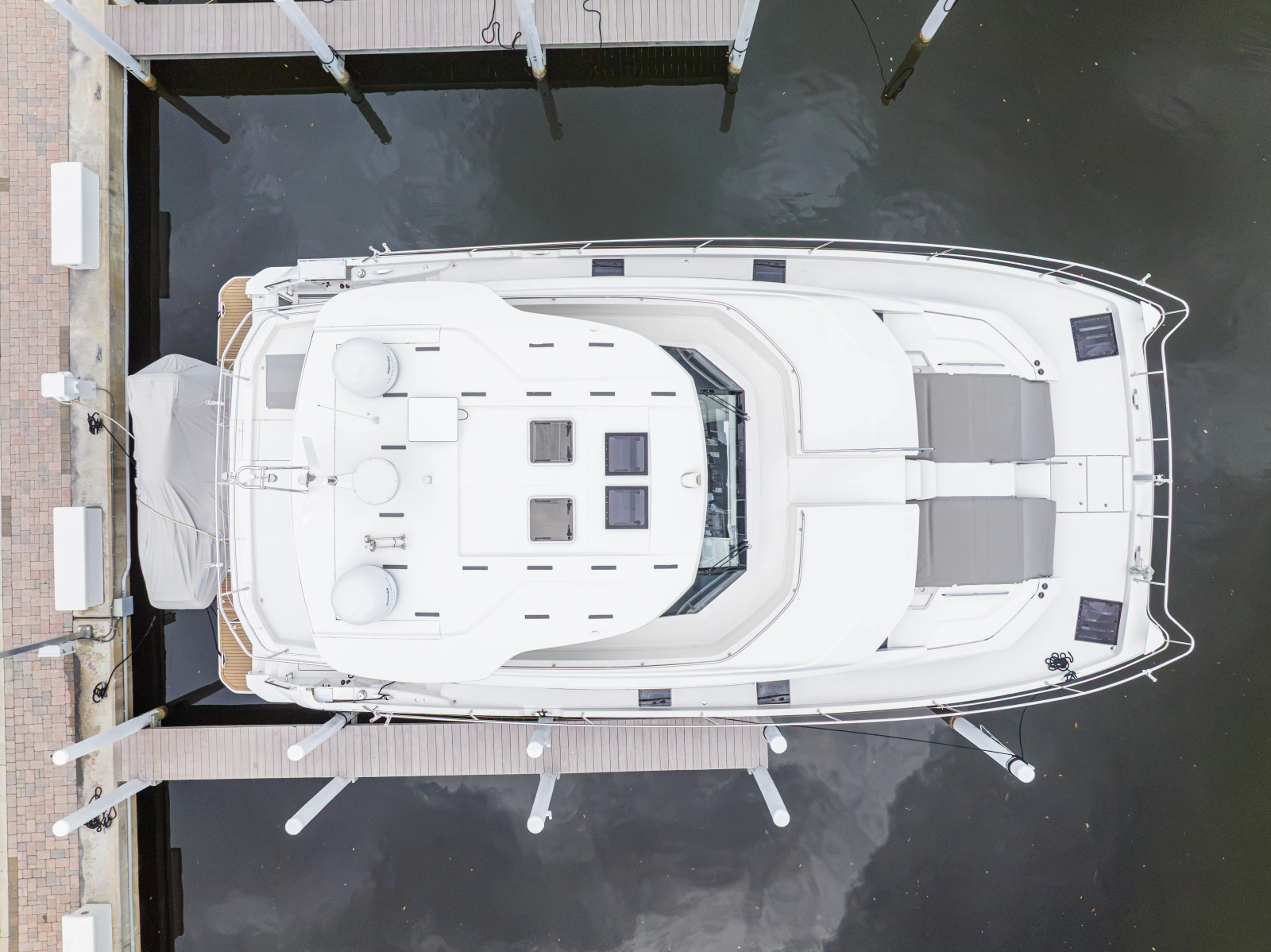 2023 Aquila 54 YACHT