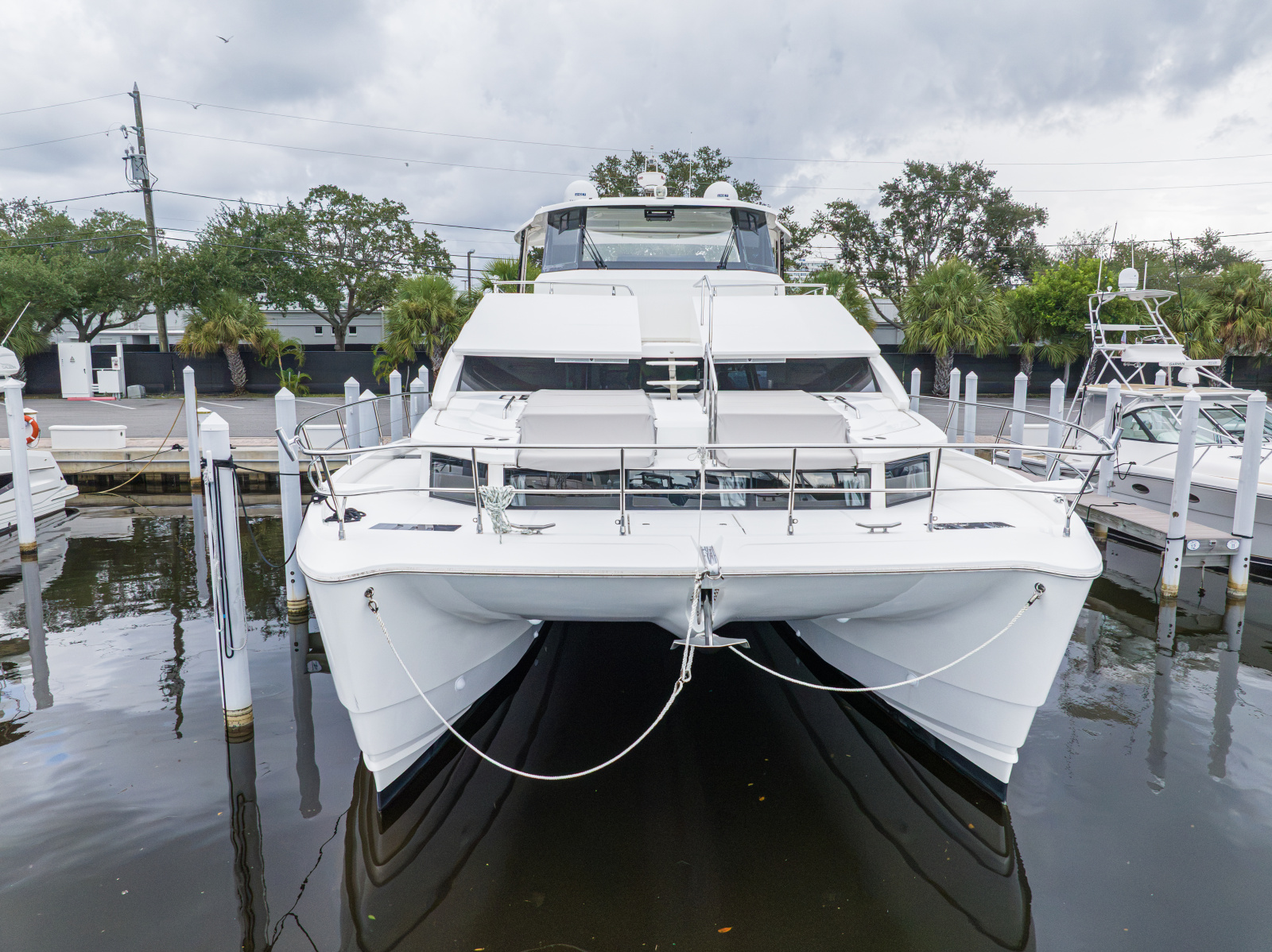 2023 Aquila 54 YACHT
