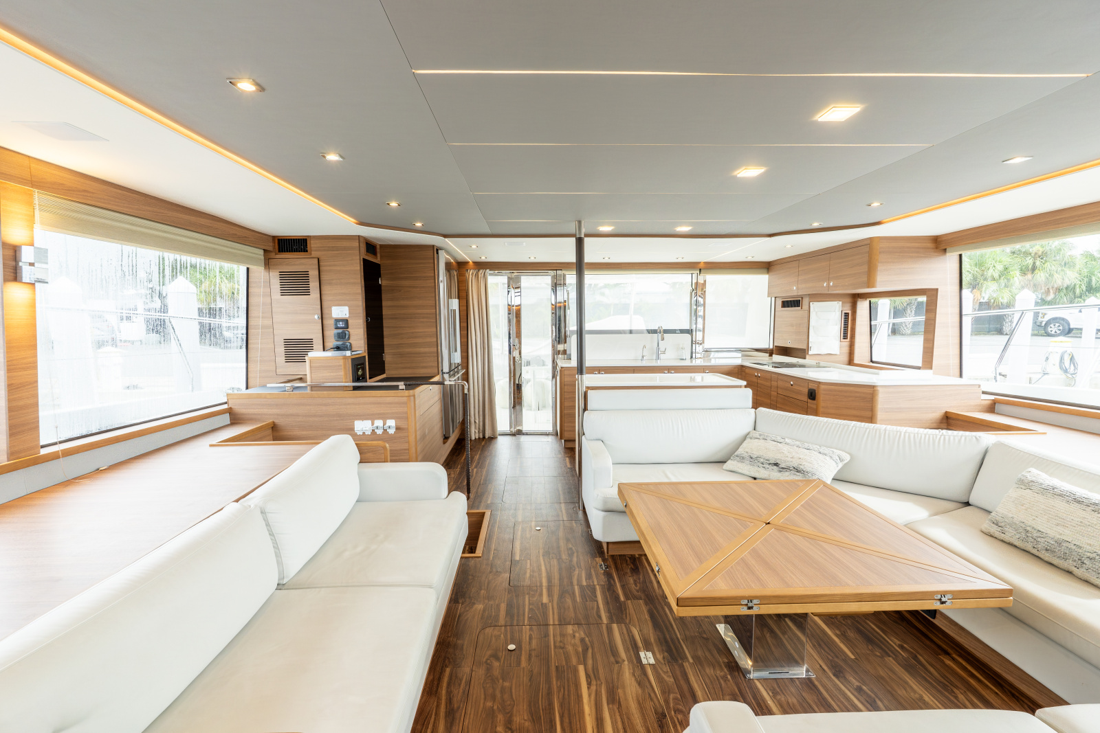 2023 Aquila 54 YACHT