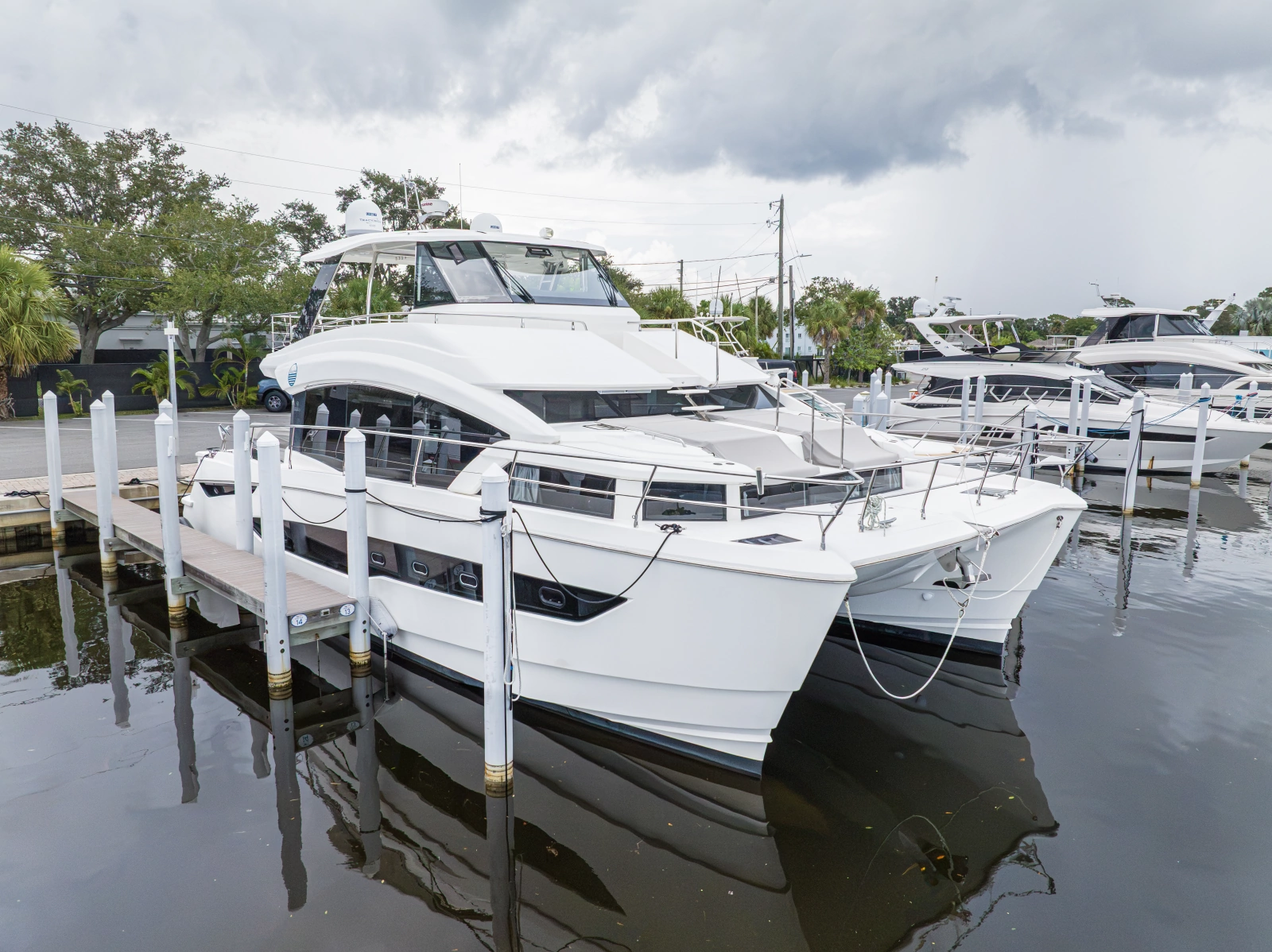 2023 Aquila 54 YACHT