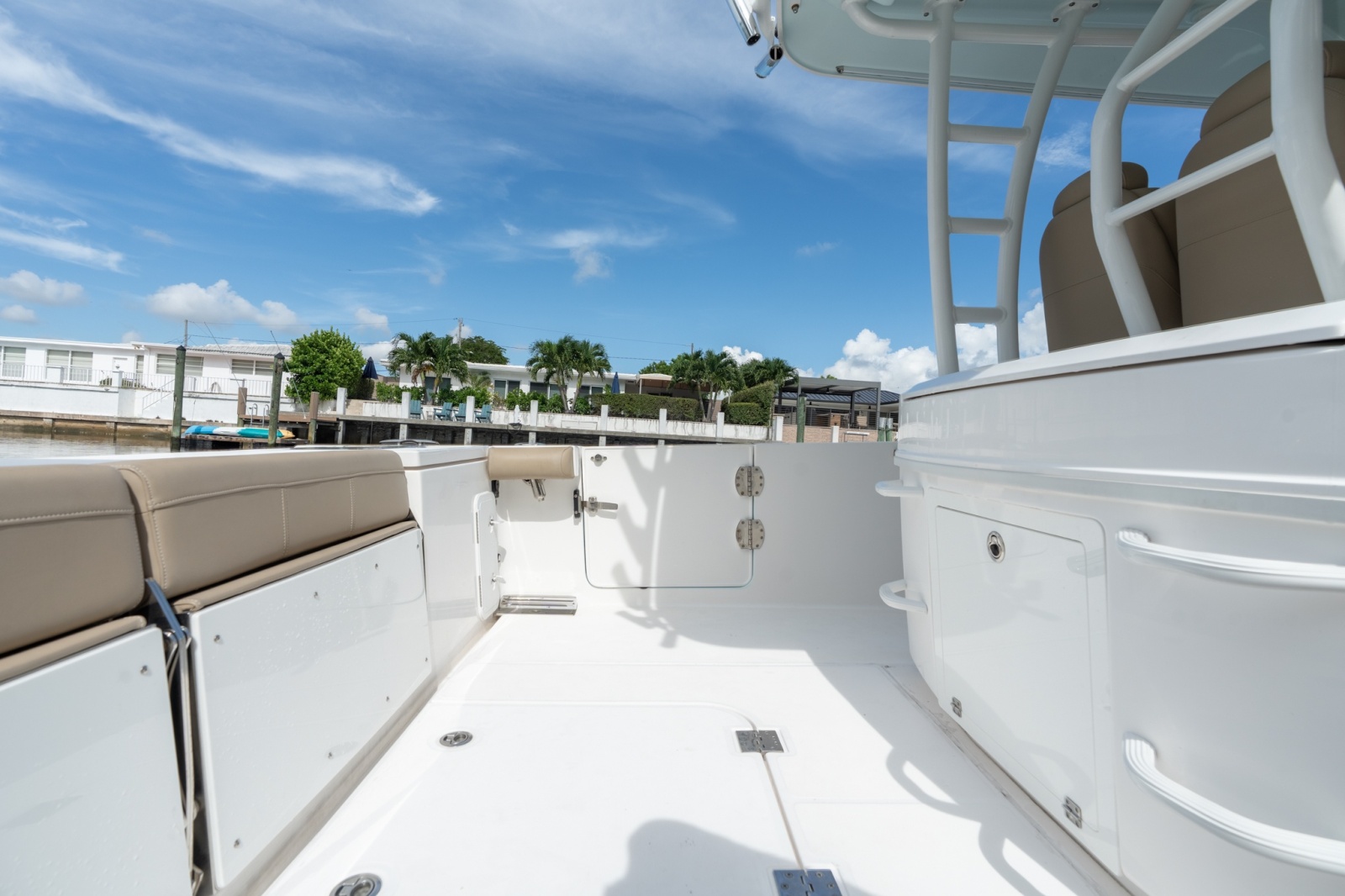 2020 Everglades 355 CC