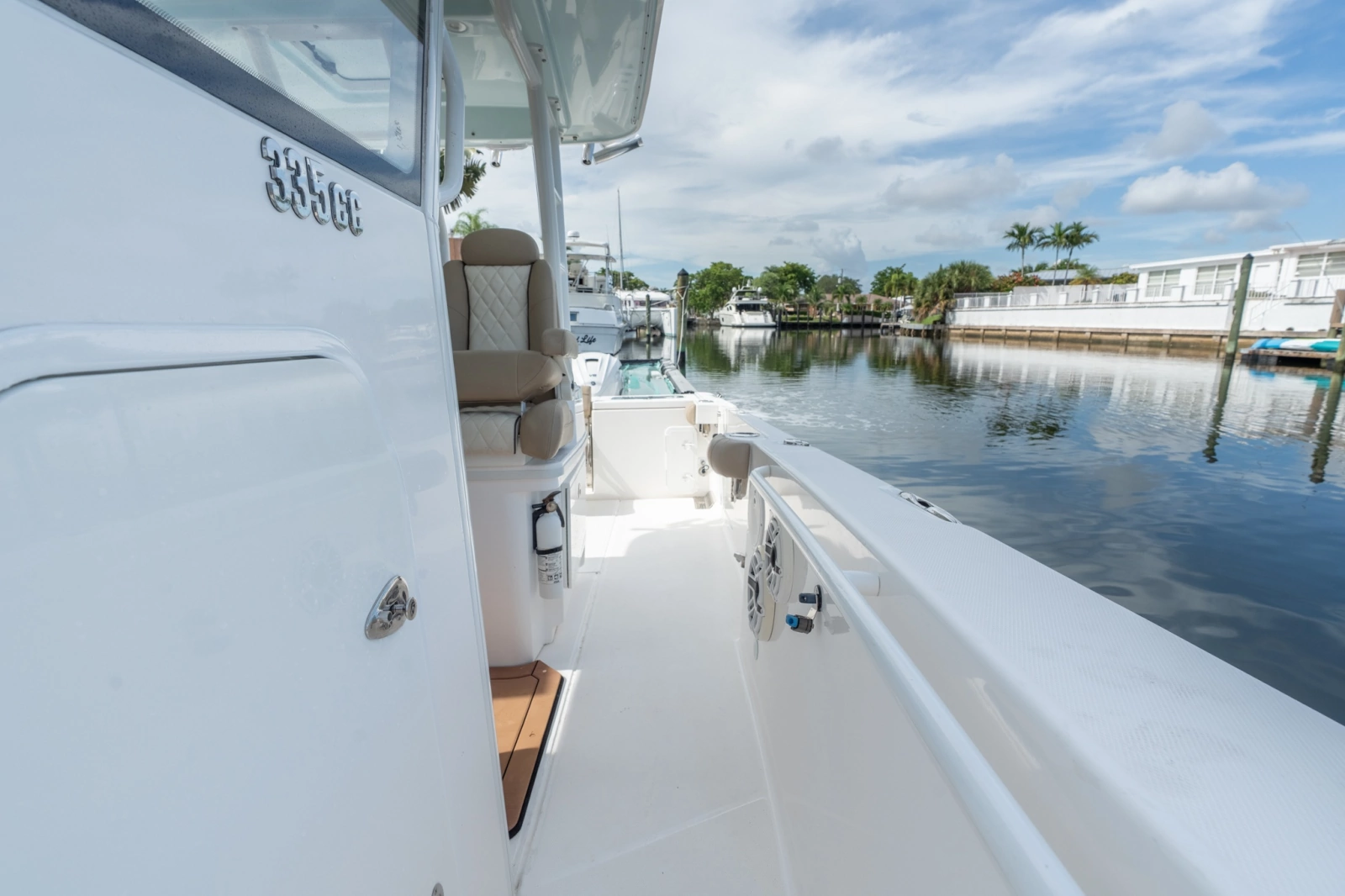 2020 Everglades 355 CC