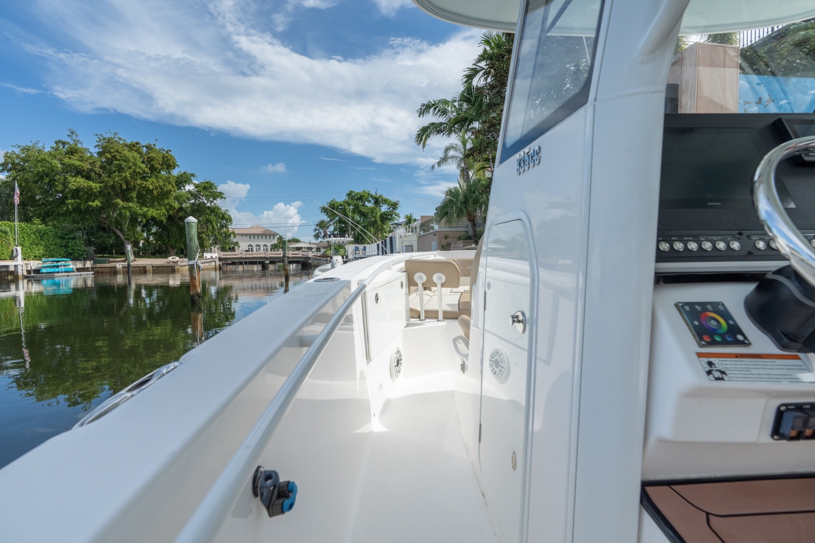 2020 Everglades 355 CC