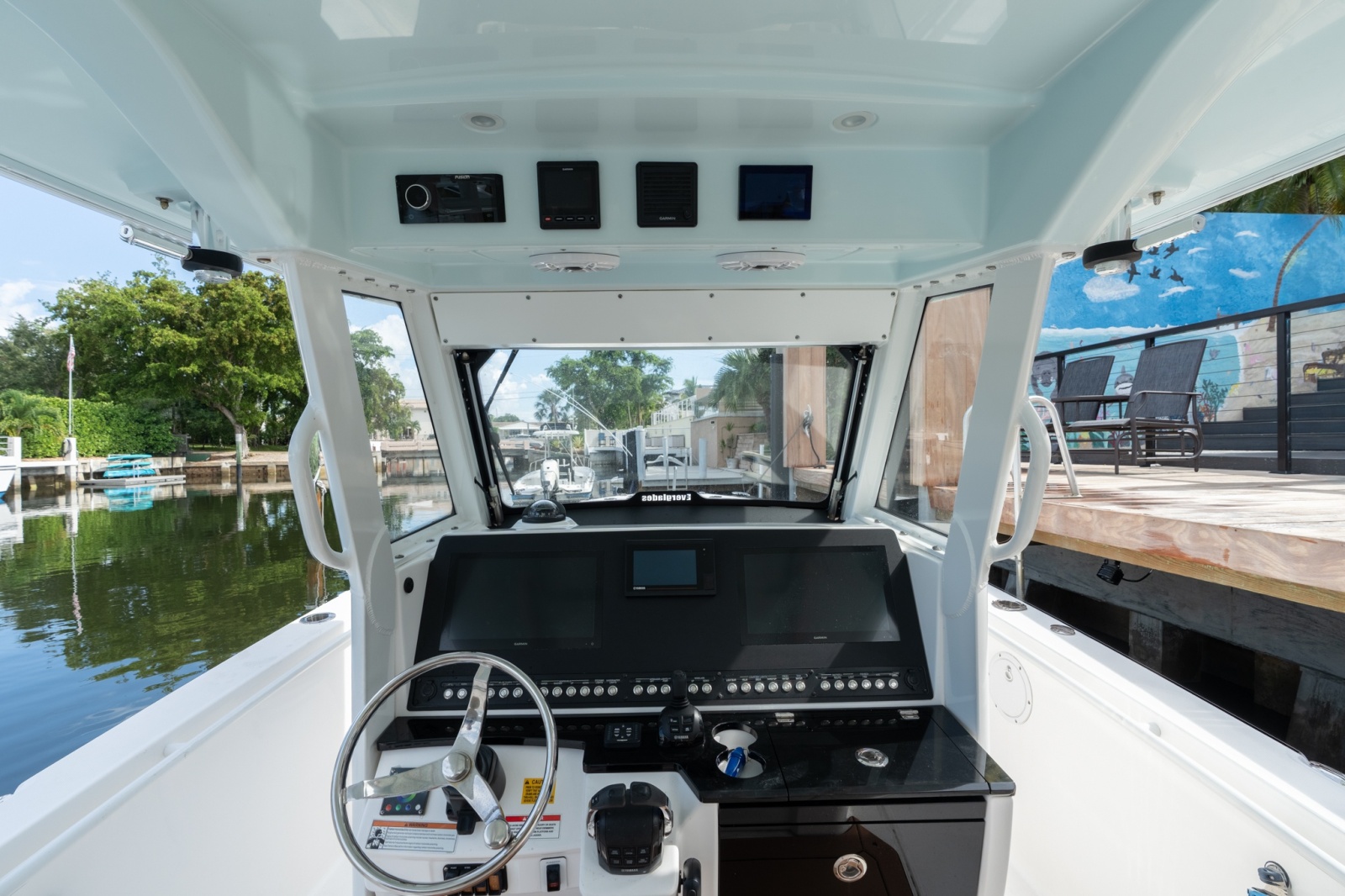 2020 Everglades 355 CC