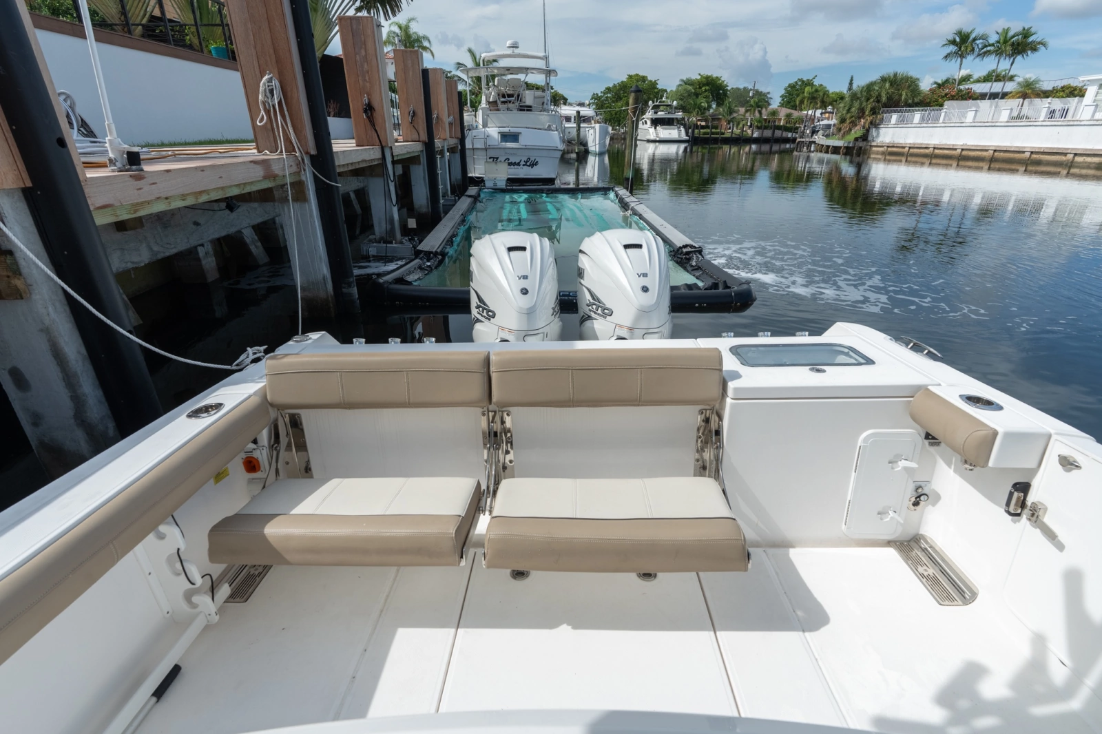 2020 Everglades 355 CC