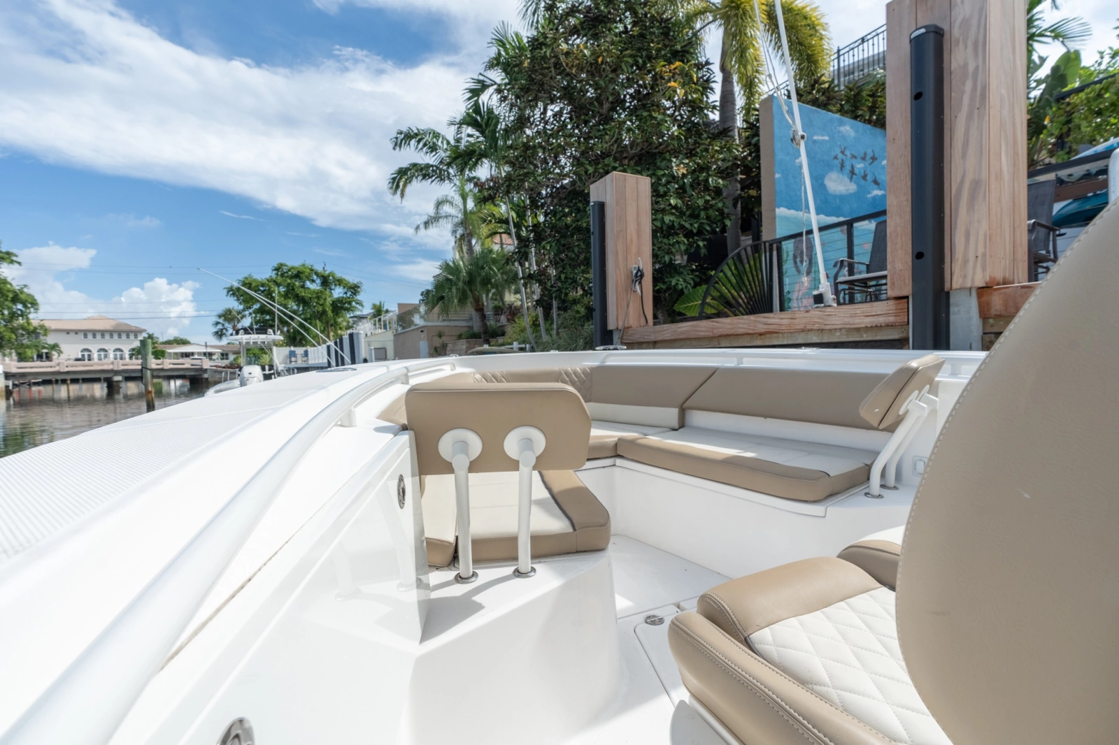 2020 Everglades 355 CC