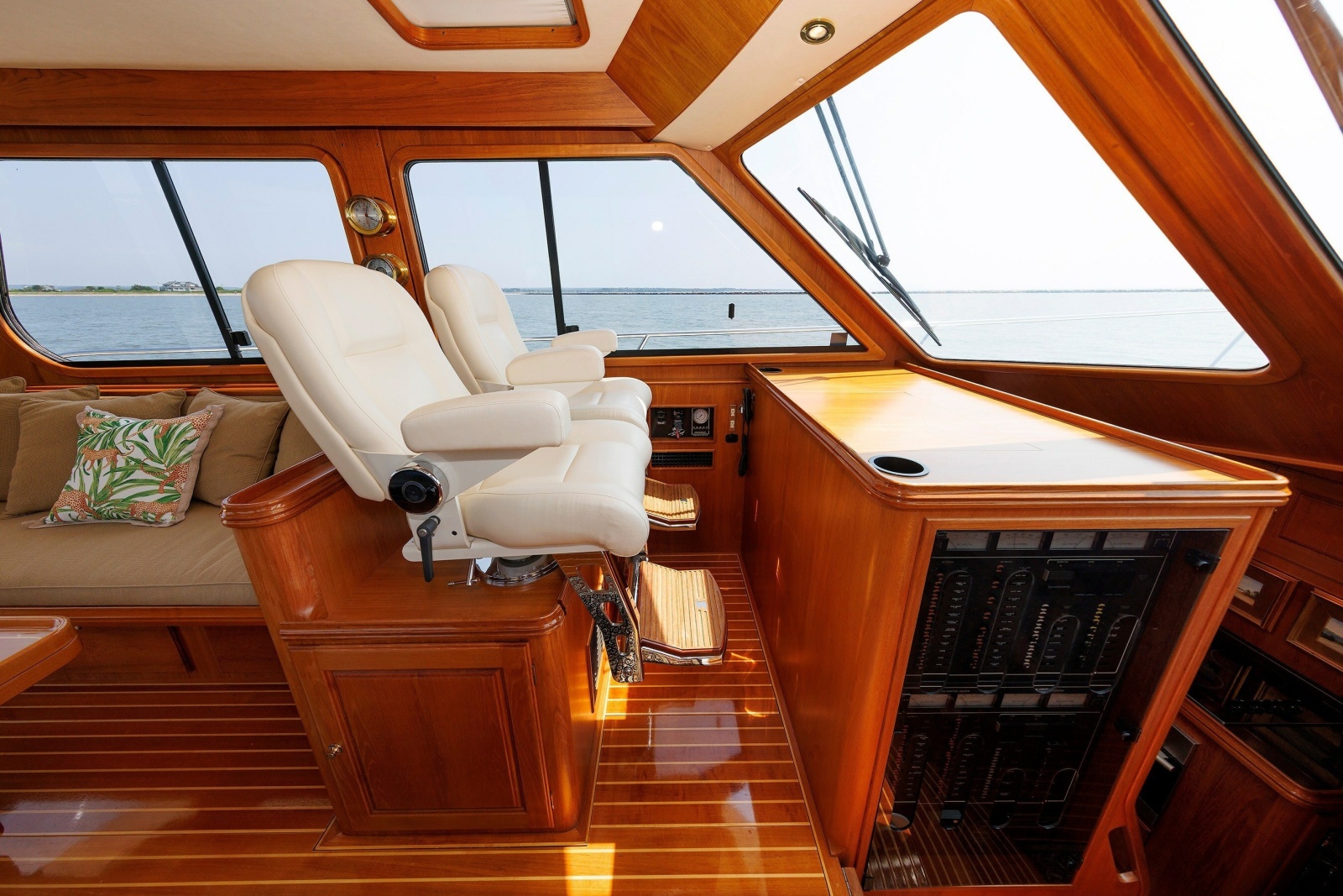 2008 Alden 52 Salon Express