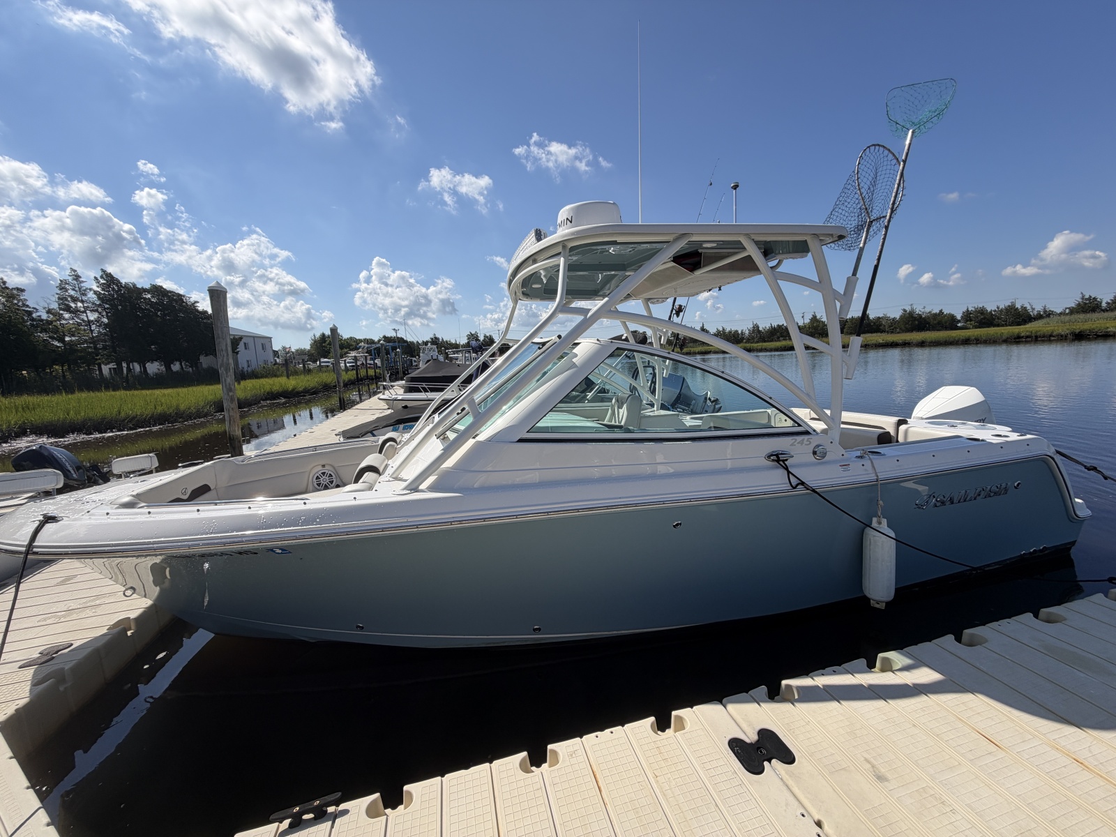 2023 Sailfish 245 DC