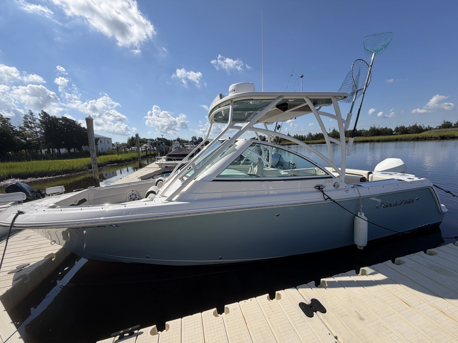 2023 Sailfish 245 DC
