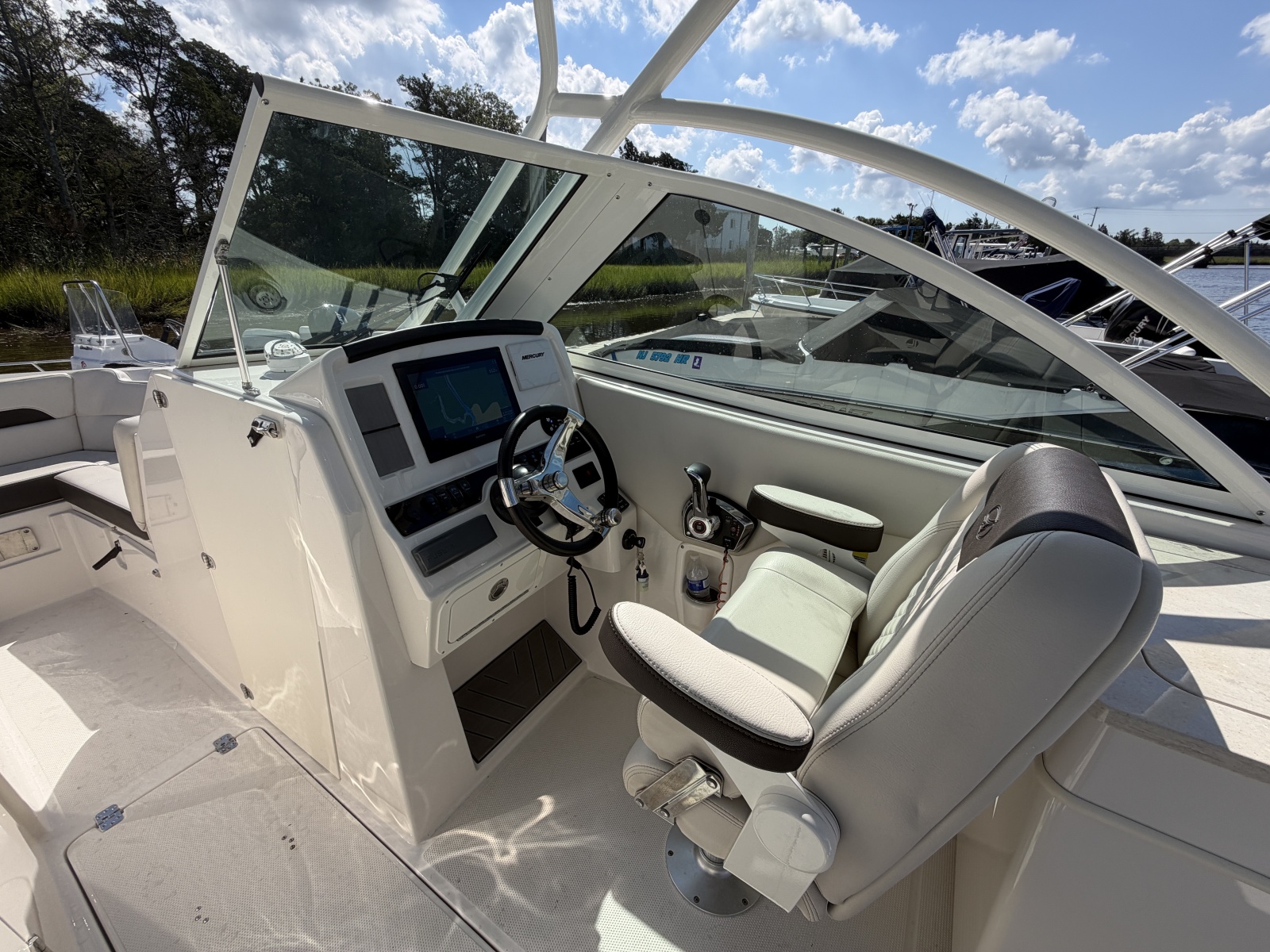 2023 Sailfish 245 DC
