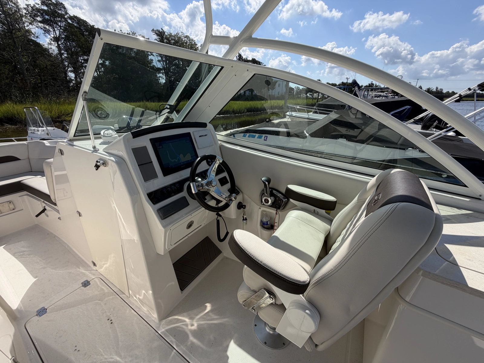 2023 Sailfish 245 DC
