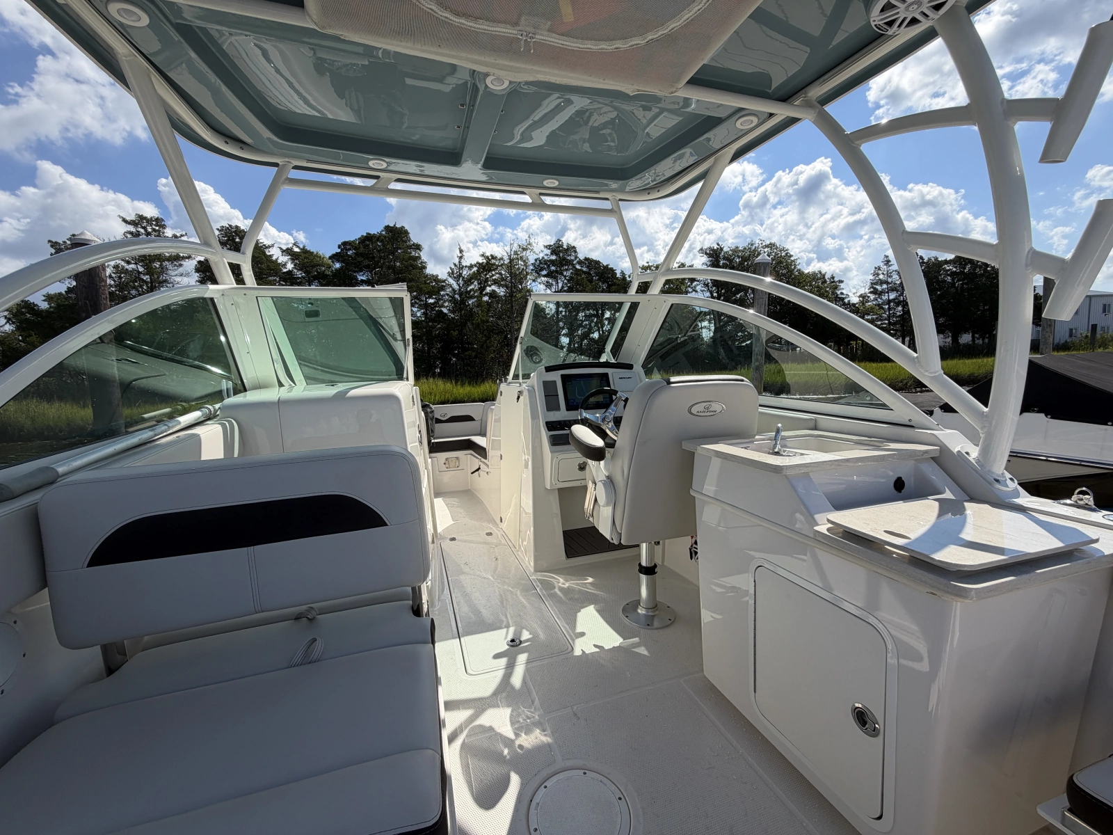 2023 Sailfish 245 DC