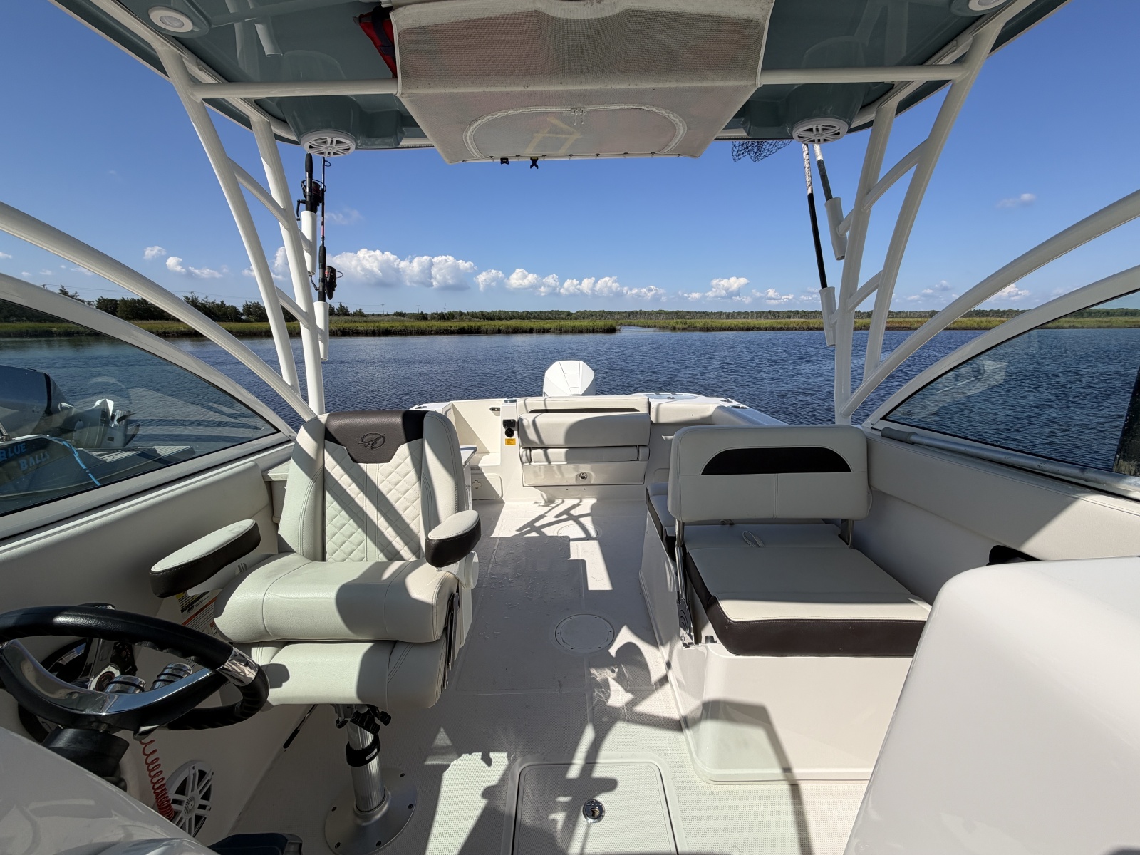 2023 Sailfish 245 DC
