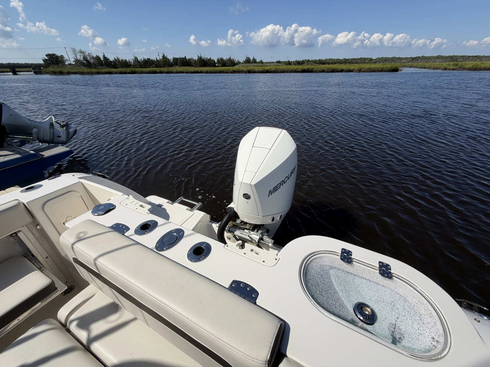 2023 Sailfish 245 DC