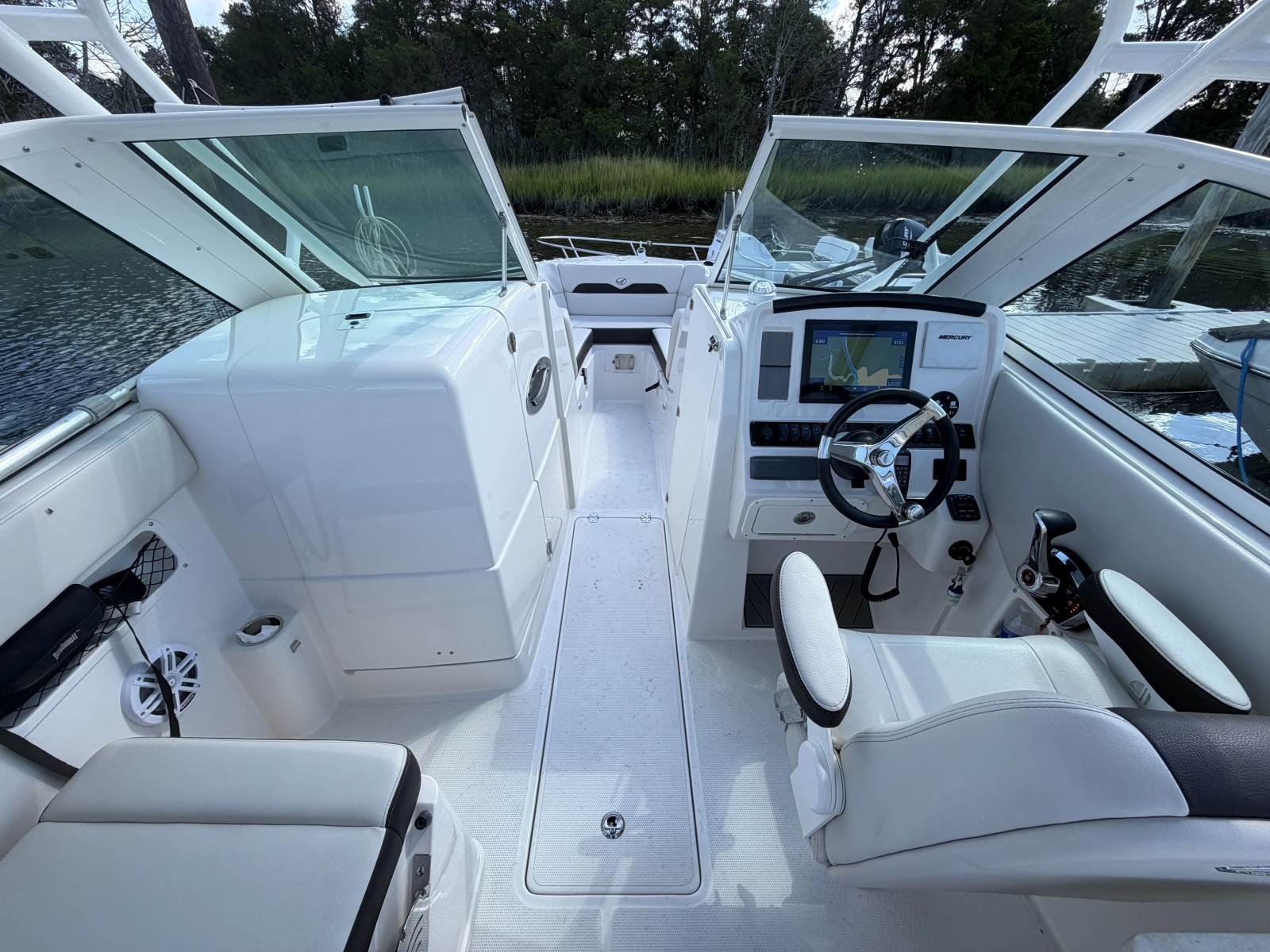 2023 Sailfish 245 DC