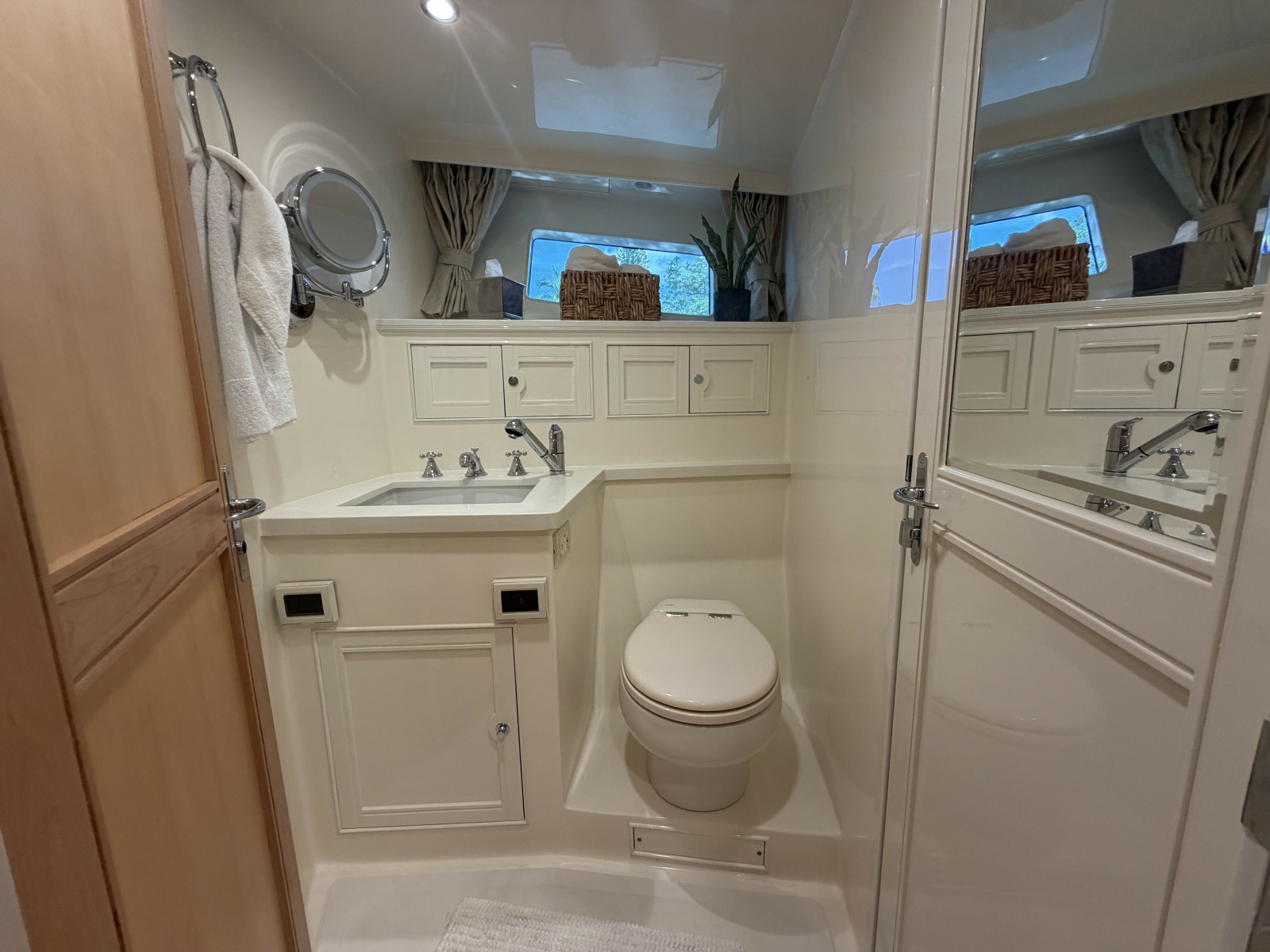 2021 Marlow Explorer 62E — JIA