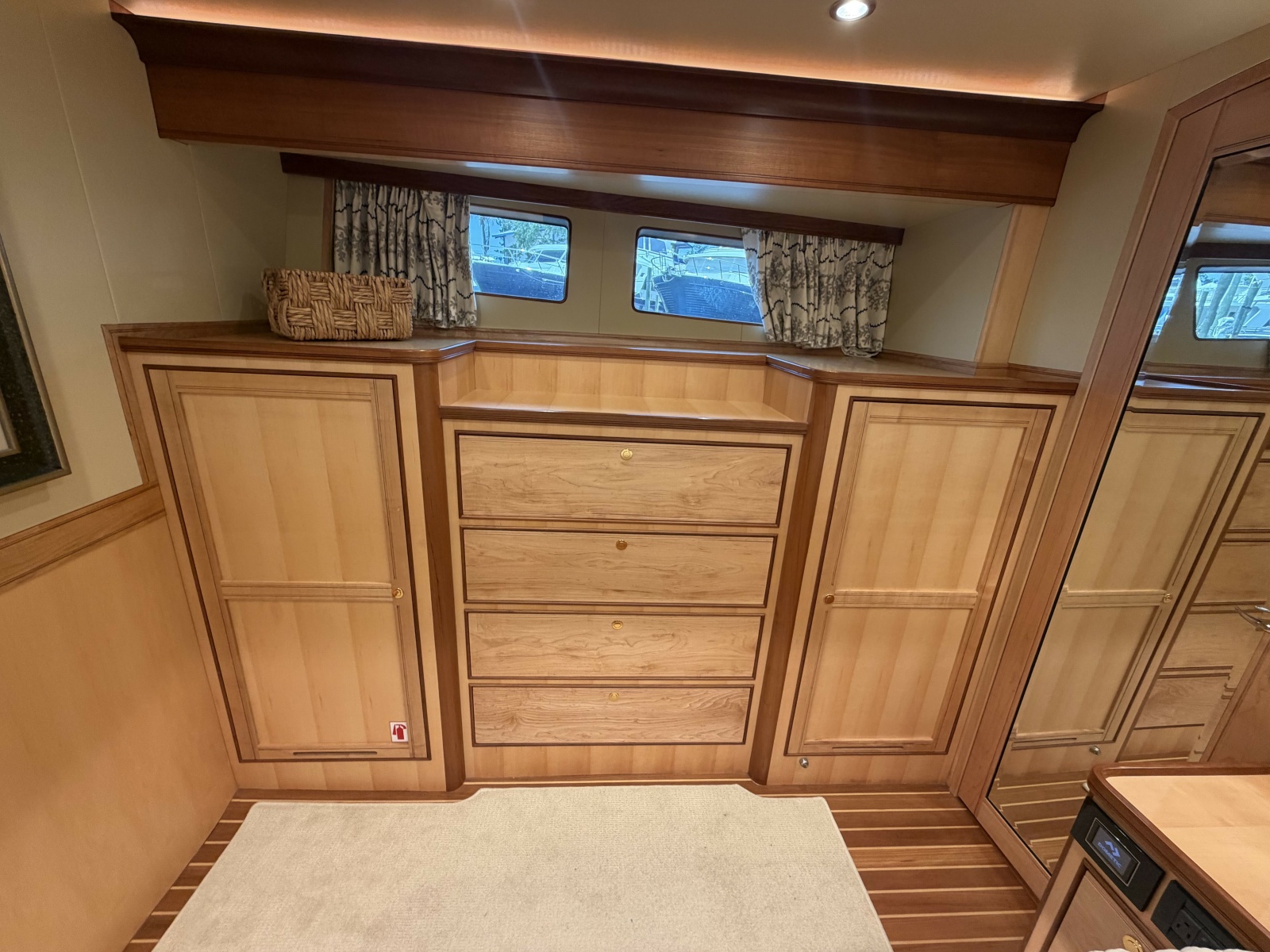 2021 Marlow Explorer 62E — JIA