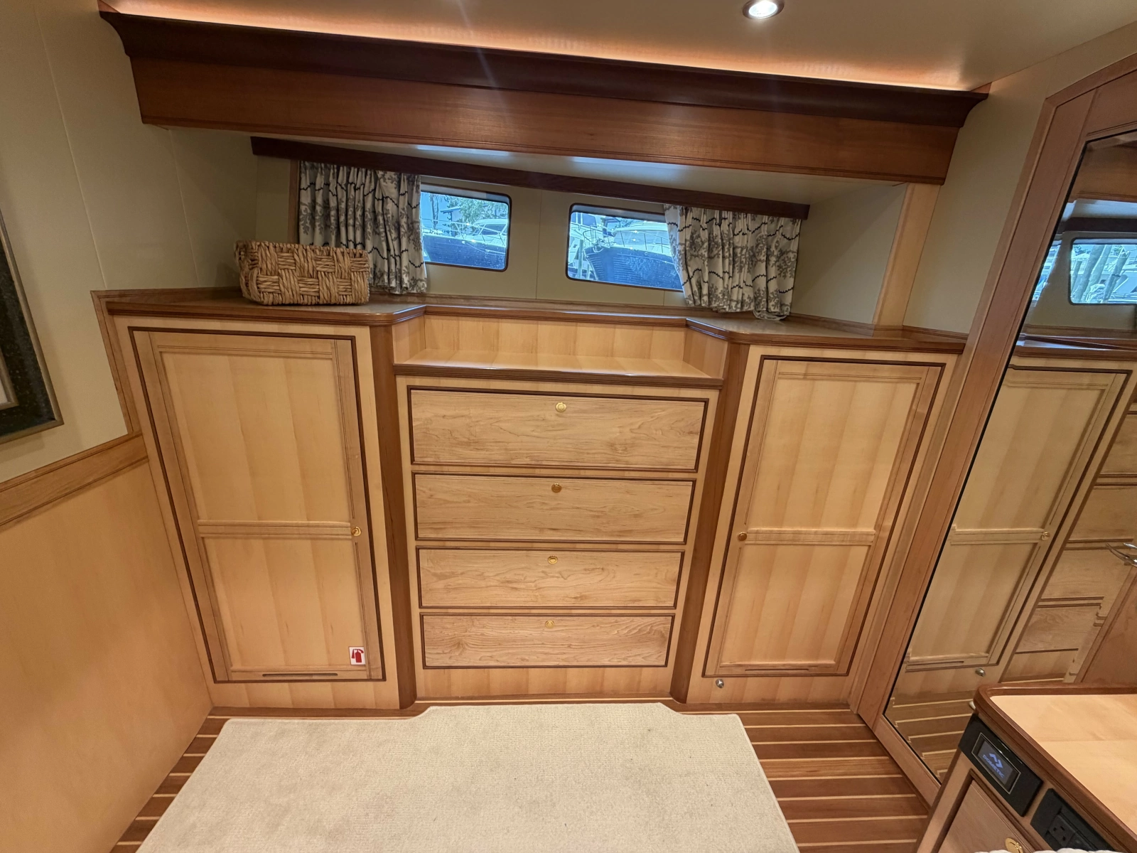 2021 Marlow Explorer 62E