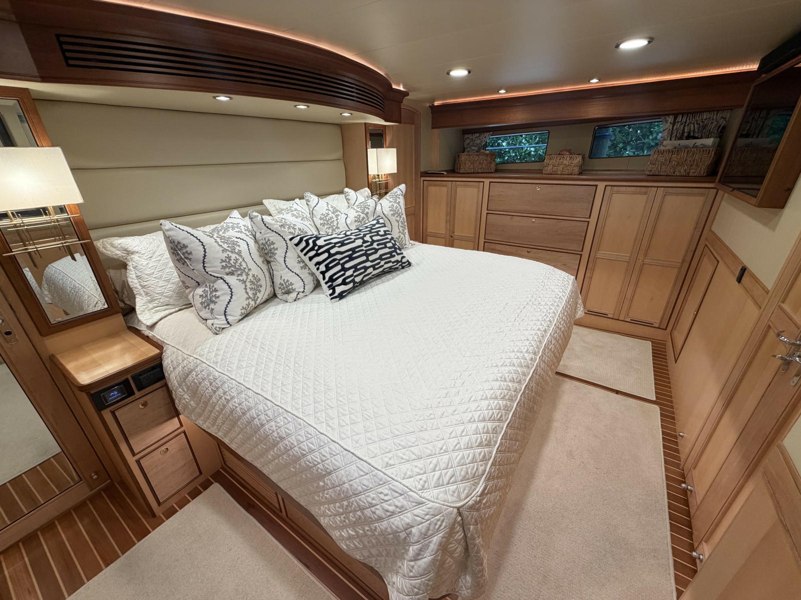 2021 Marlow Explorer 62E — JIA