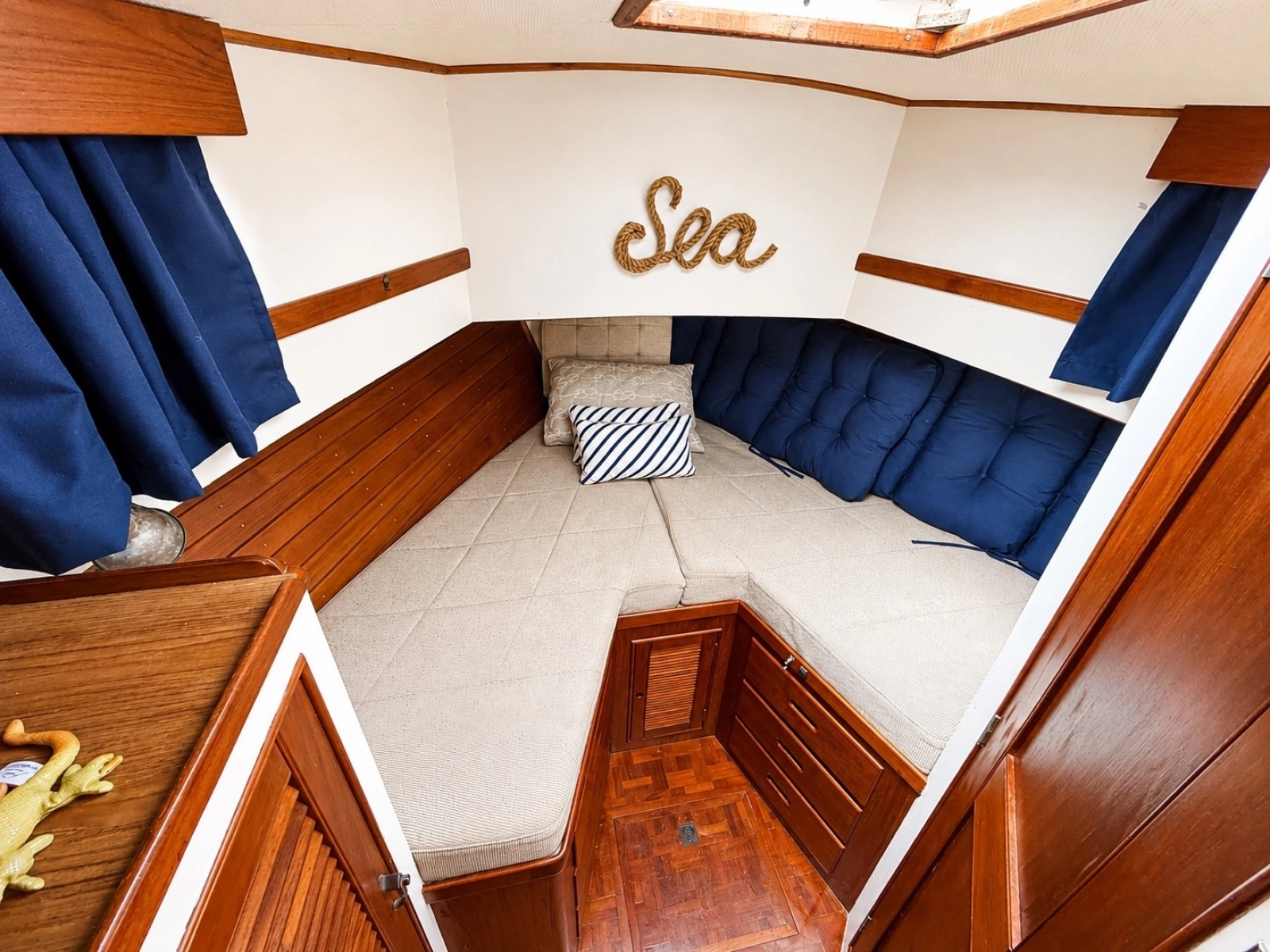1985 Grand Banks 36 Classic