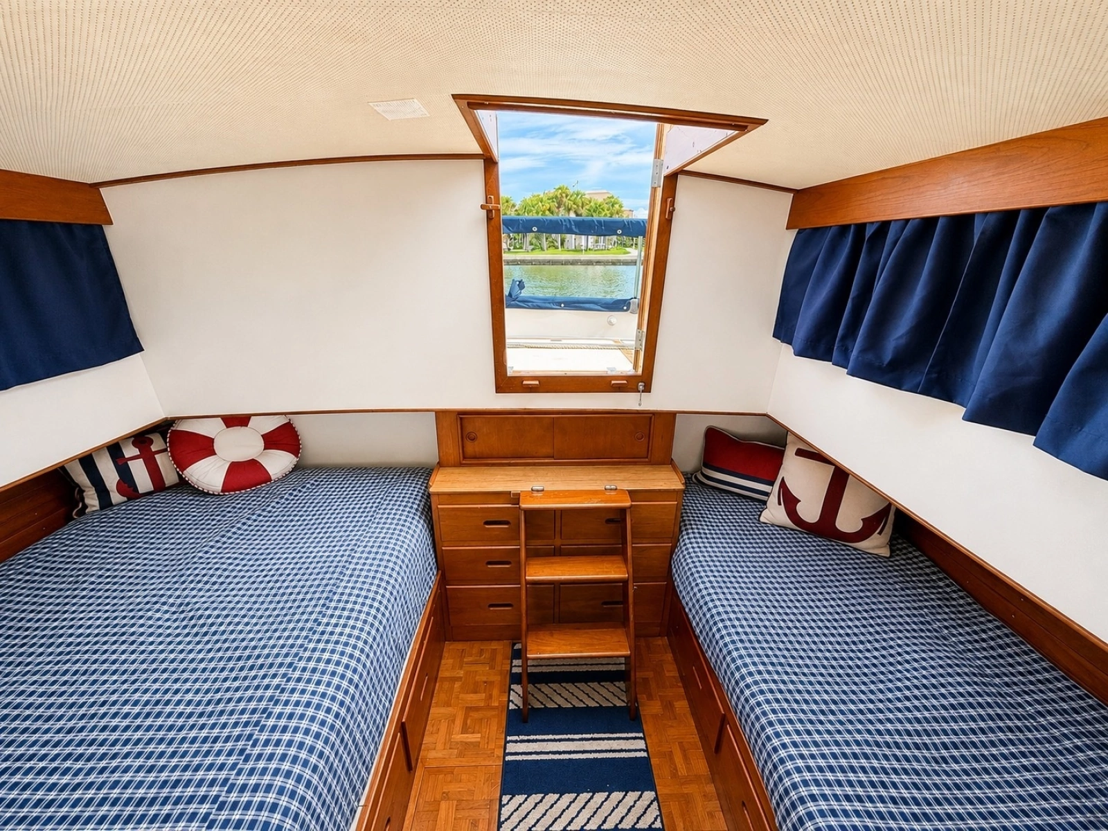 1985 Grand Banks 36 Classic