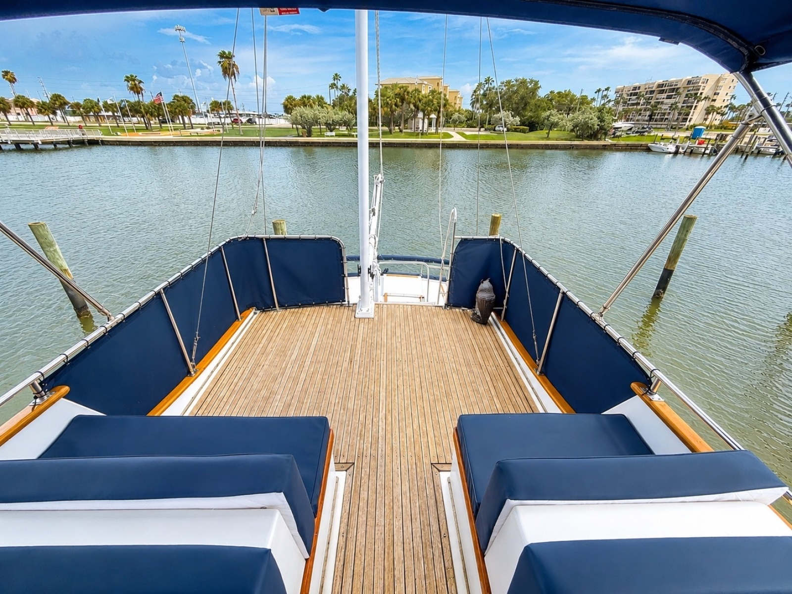 1985 Grand Banks 36 Classic