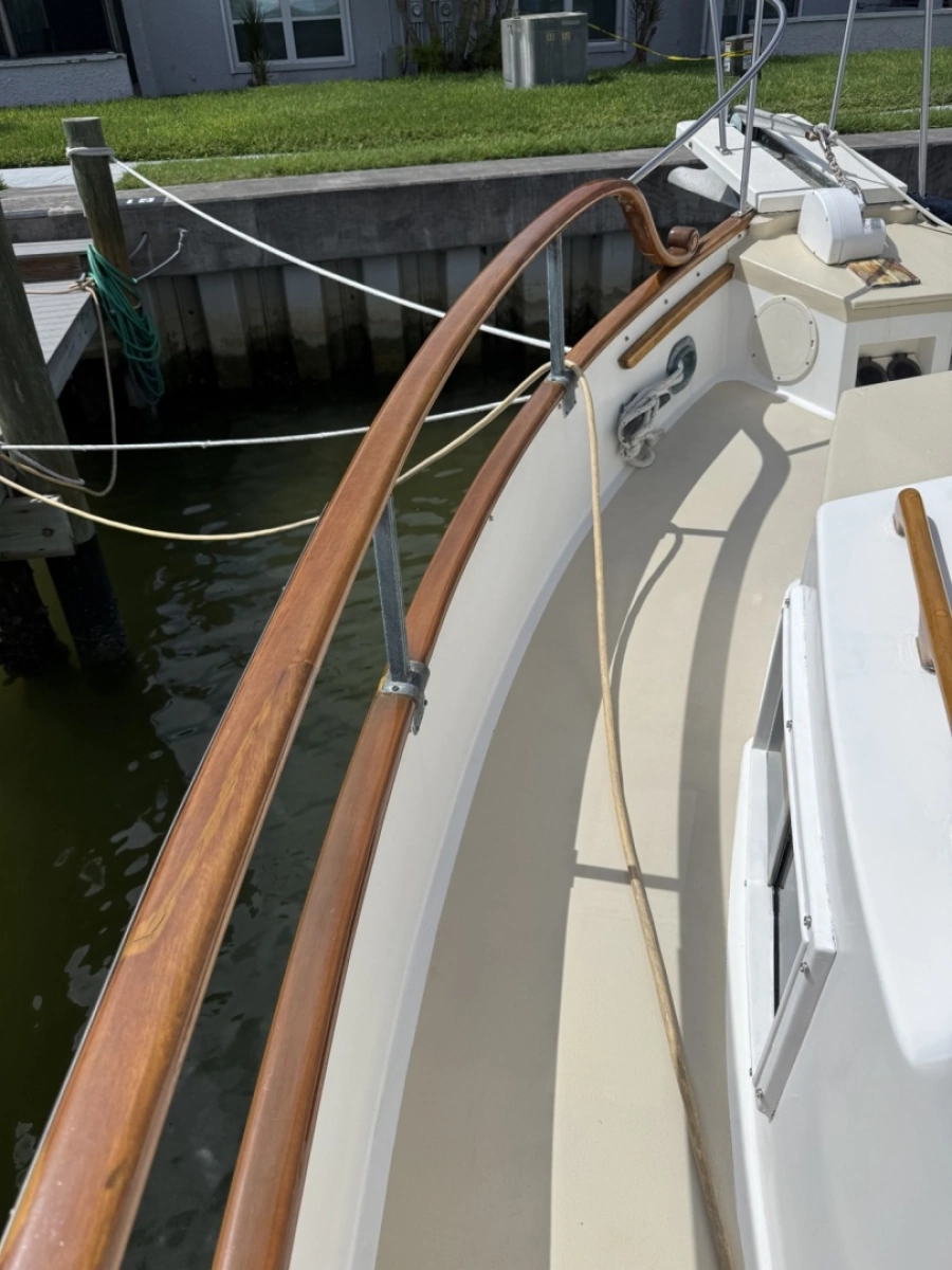 1985 Grand Banks 36 Classic
