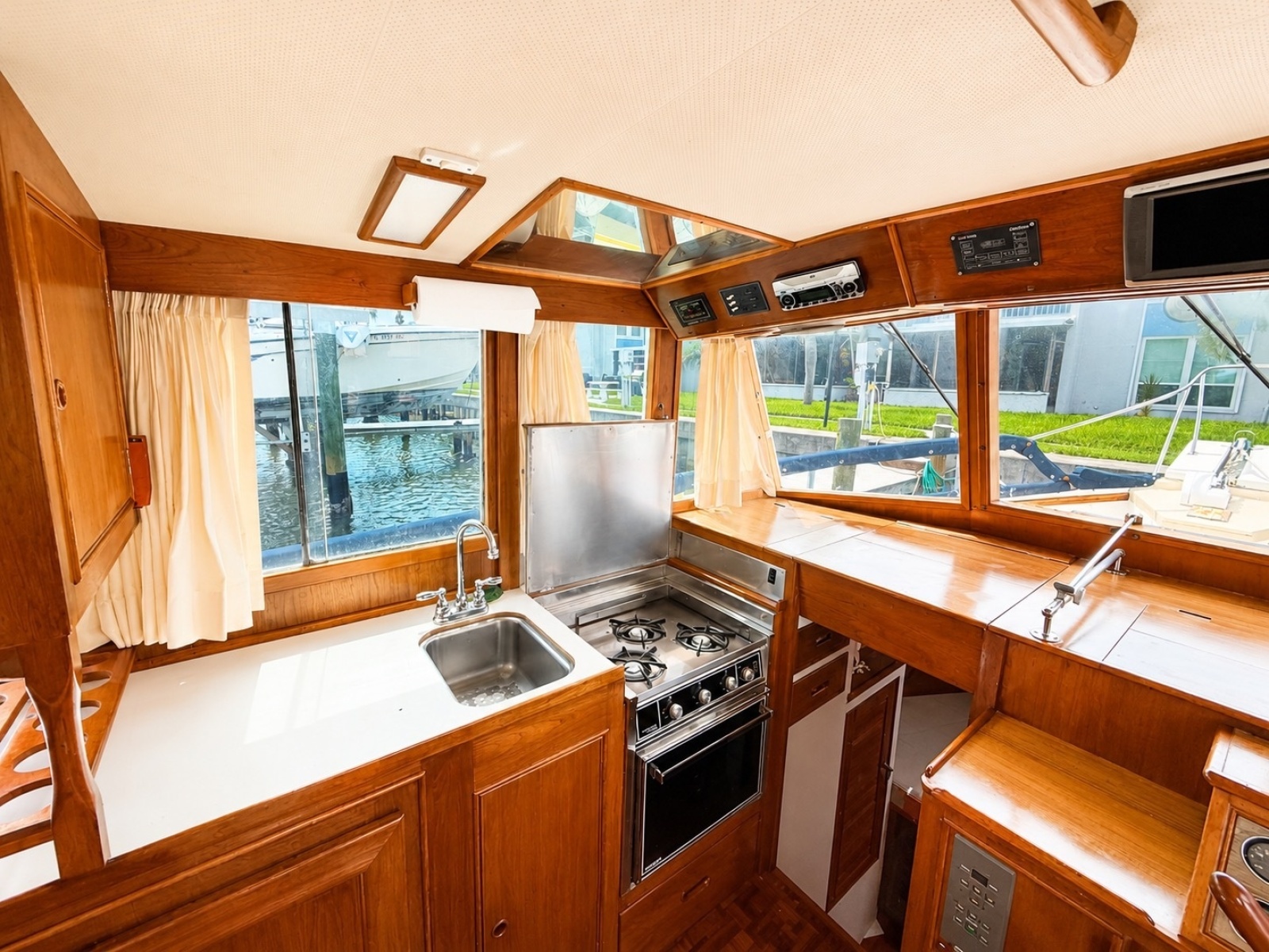 1985 Grand Banks 36 Classic