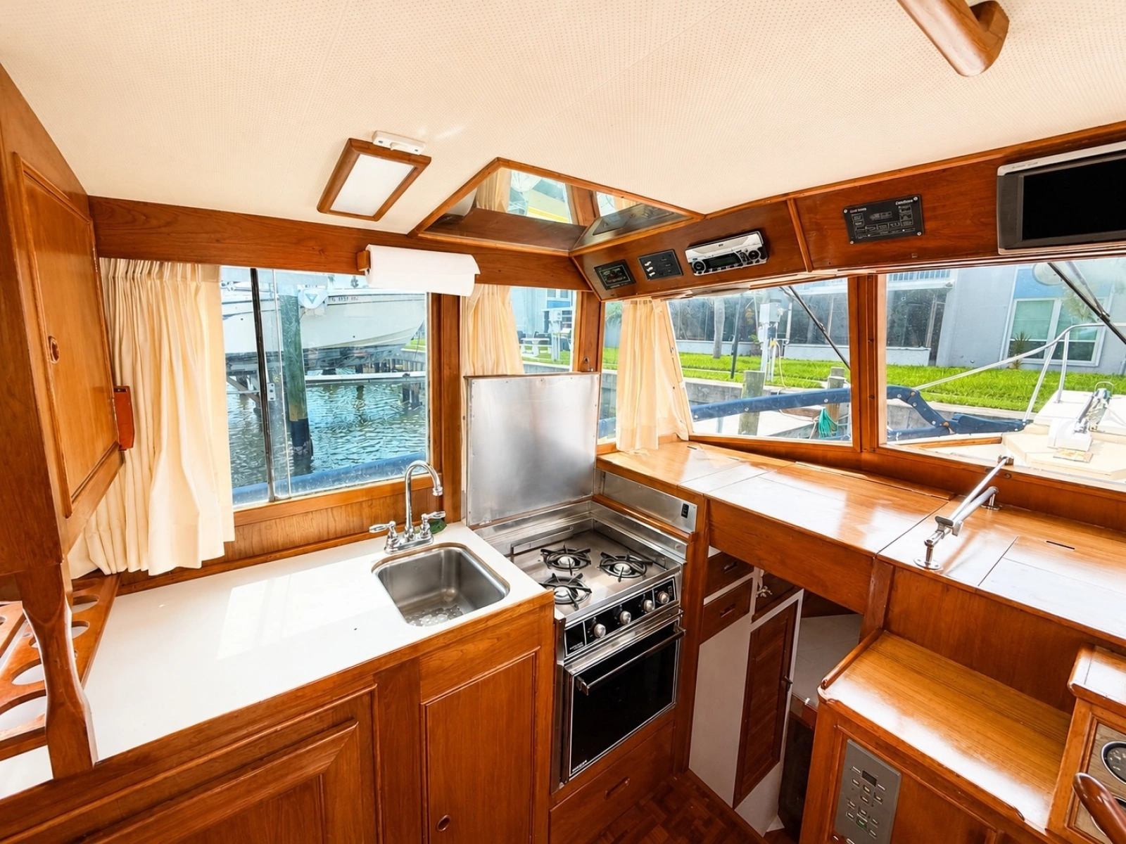 1985 Grand Banks 36 Classic
