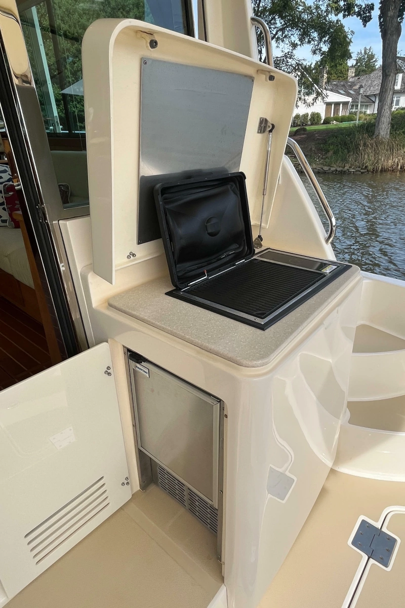 2012 Sabre 42 Salon Express