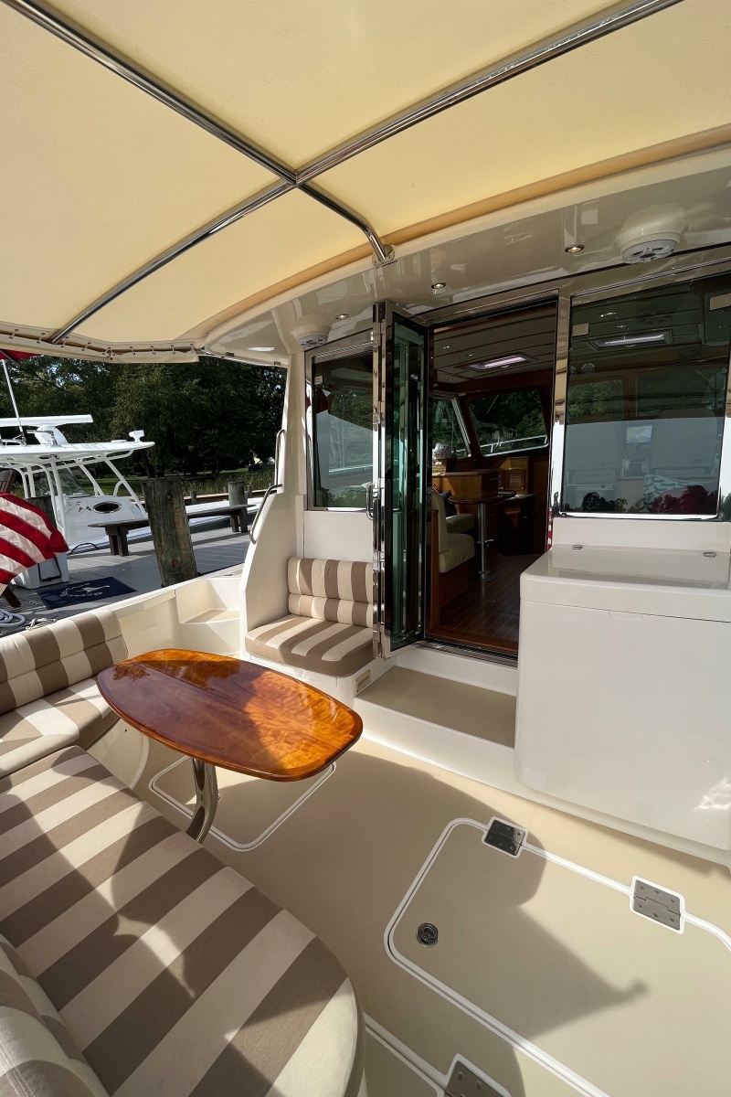 2012 Sabre 42 Salon Express