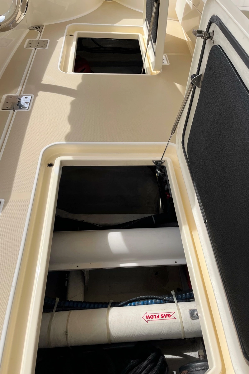 2012 Sabre 42 Salon Express