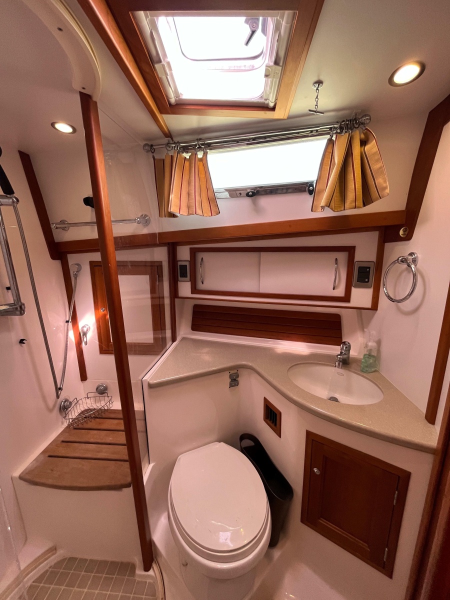2012 Sabre 42 Salon Express