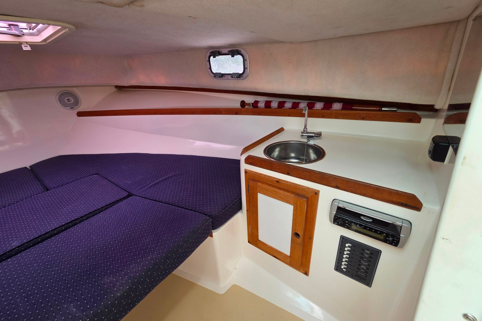 2004 Hunt Yachts Surfhunter 25