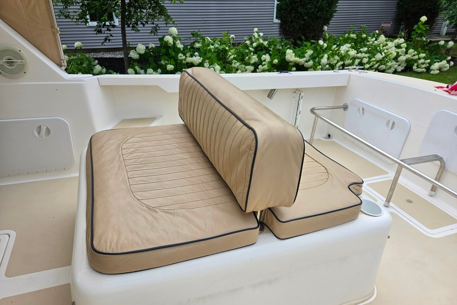 2004 Hunt Yachts Surfhunter 25