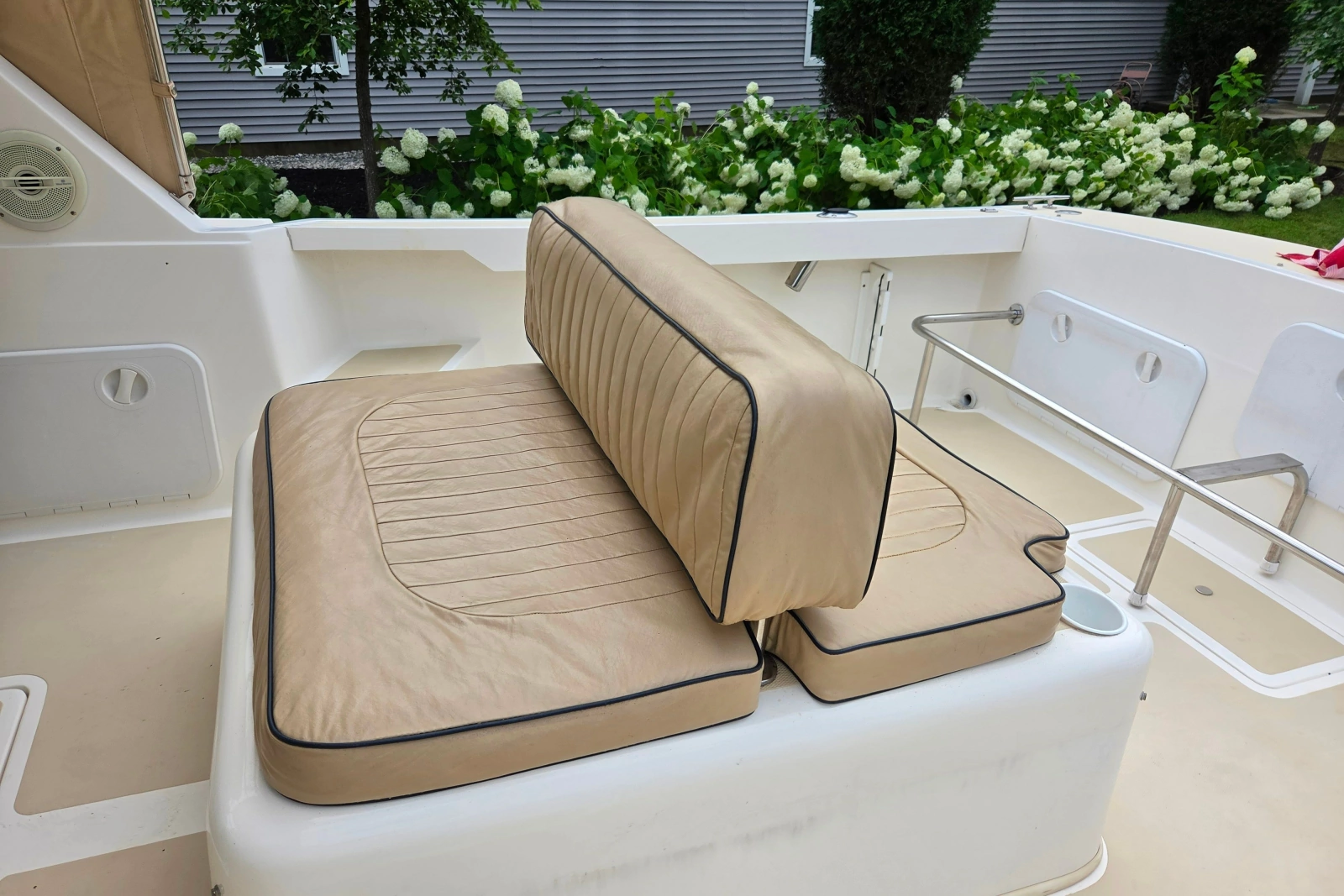 2004 Hunt Yachts Surfhunter 25