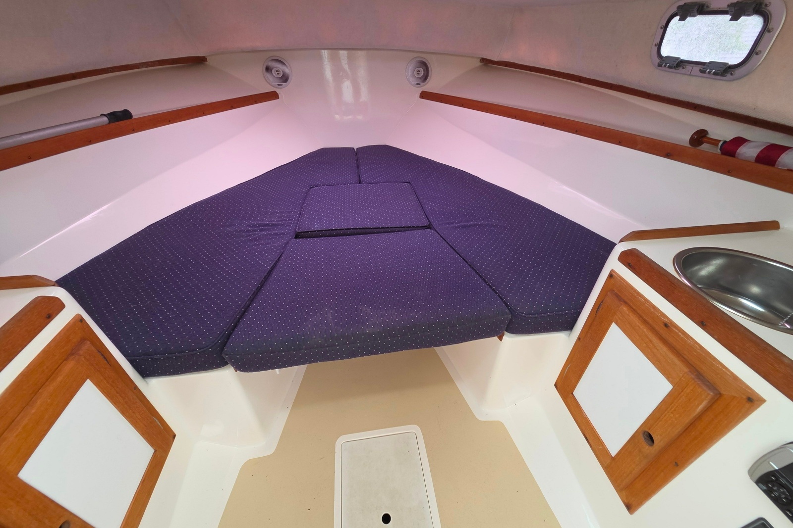 2004 Hunt Yachts Surfhunter 25