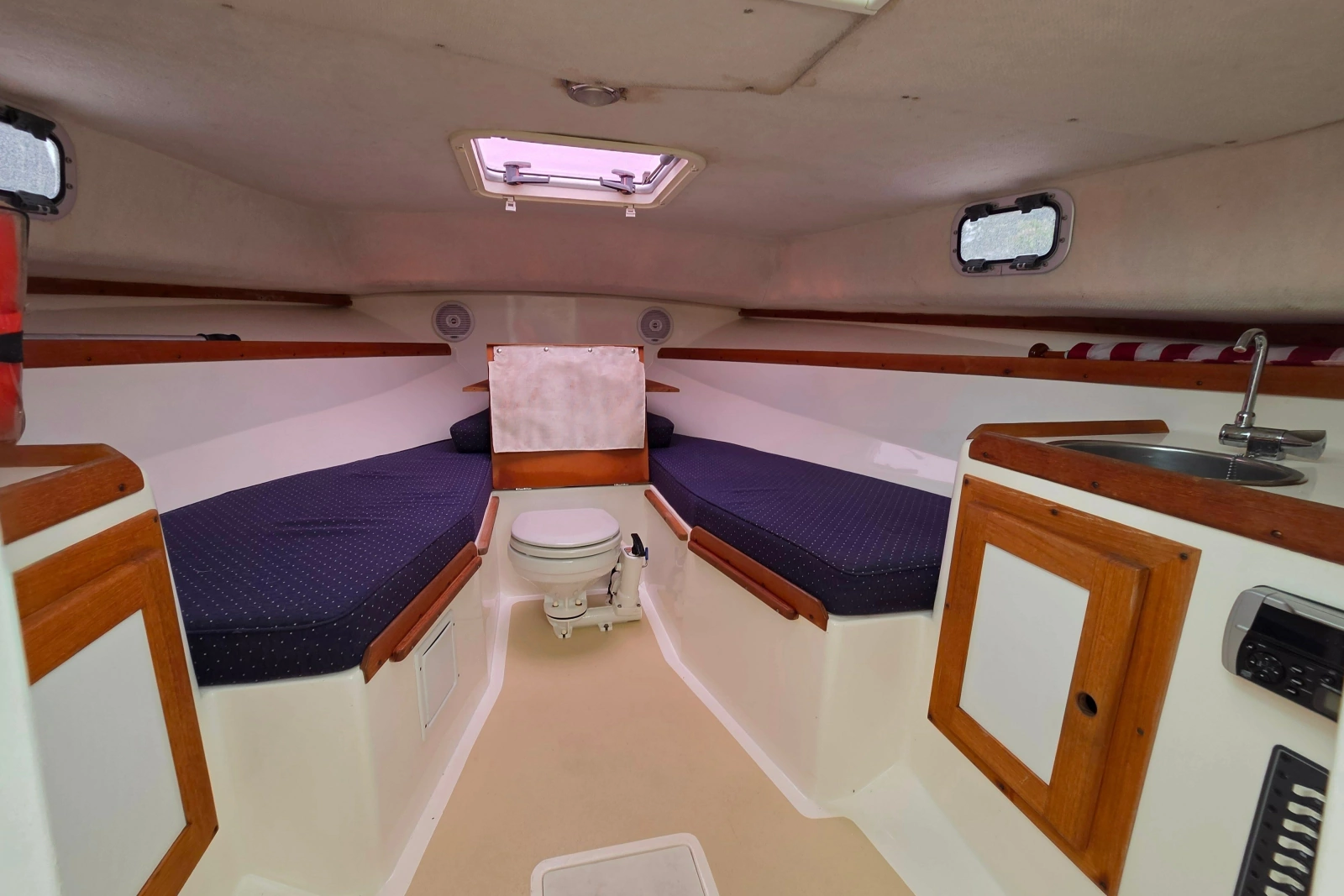 2004 Hunt Yachts Surfhunter 25