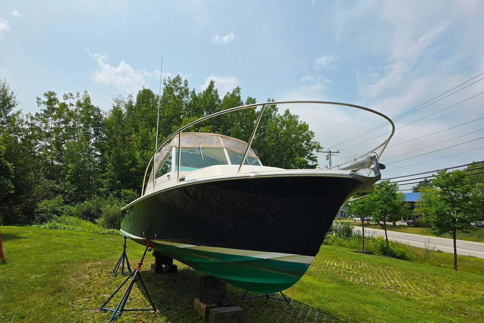2004 Hunt Yachts Surfhunter 25