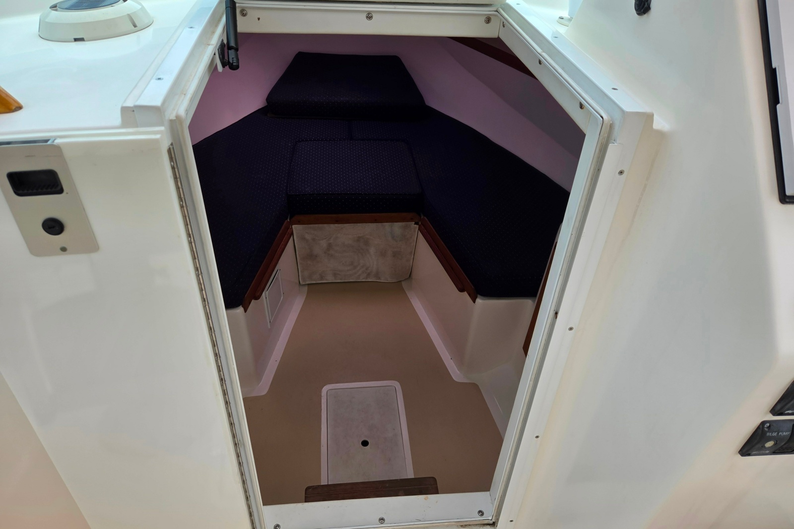 2004 Hunt Yachts Surfhunter 25