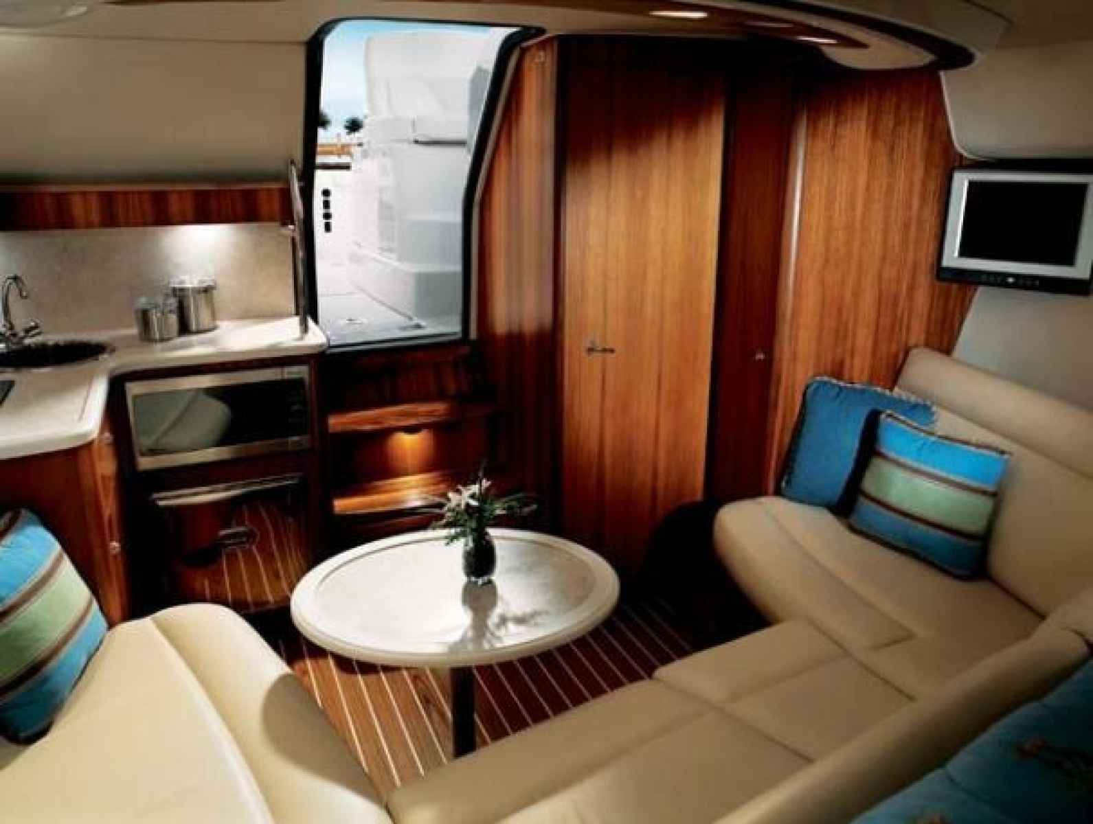 2008 Tiara Yachts 3000