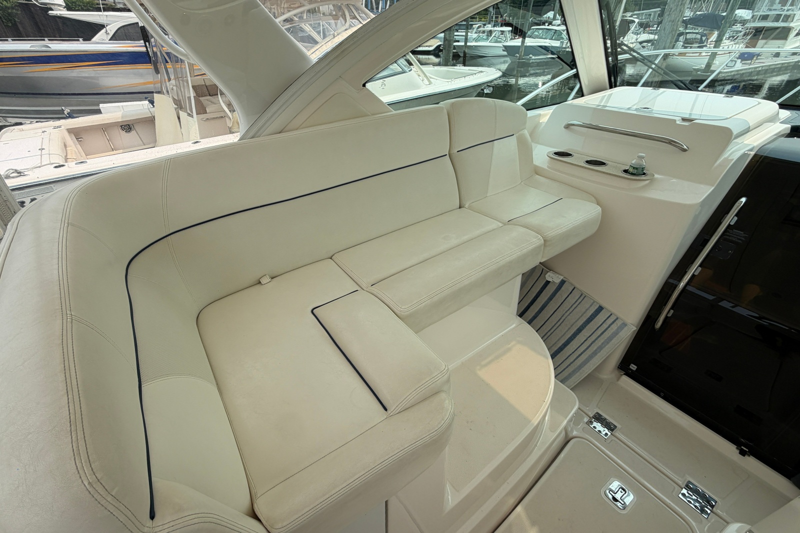 2008 Tiara Yachts 3000