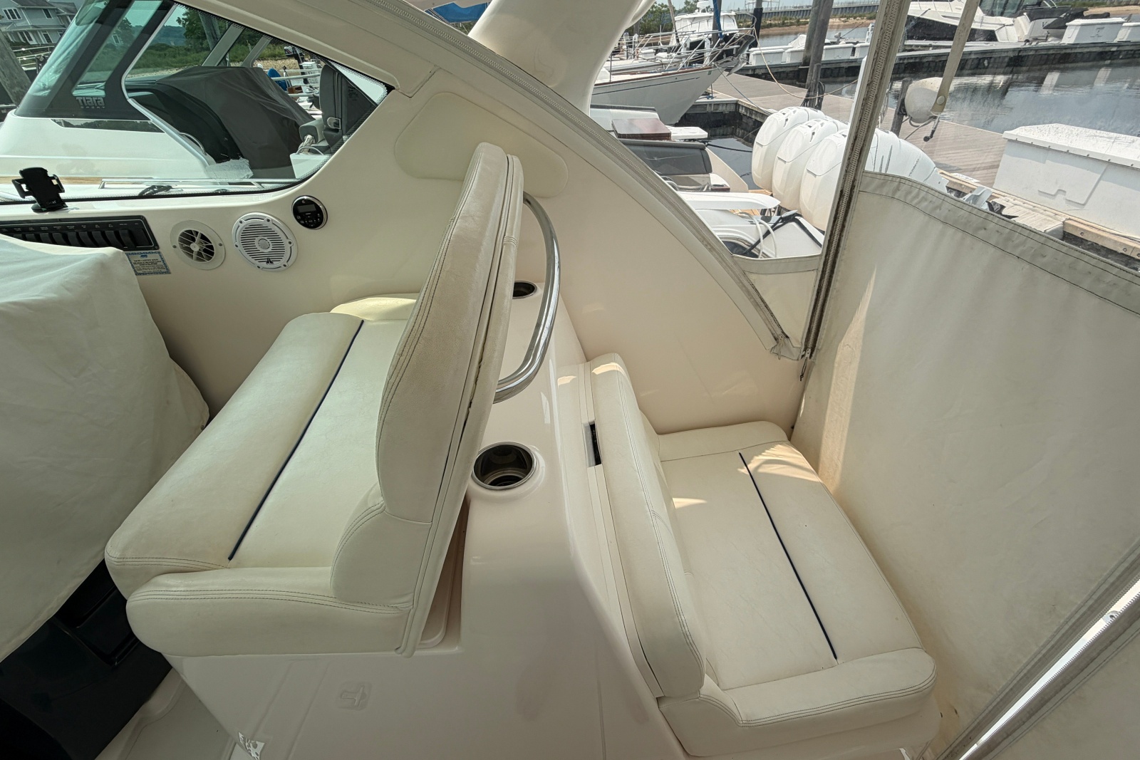 2008 Tiara Yachts 3000