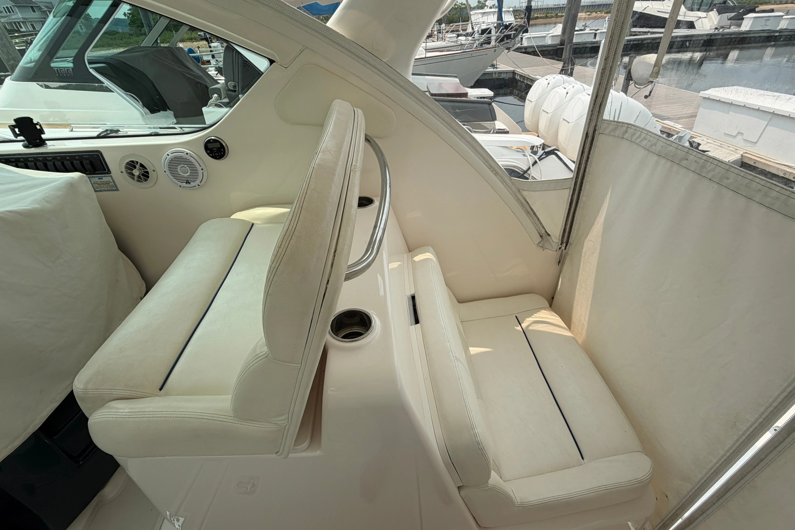 2008 Tiara Yachts 3000
