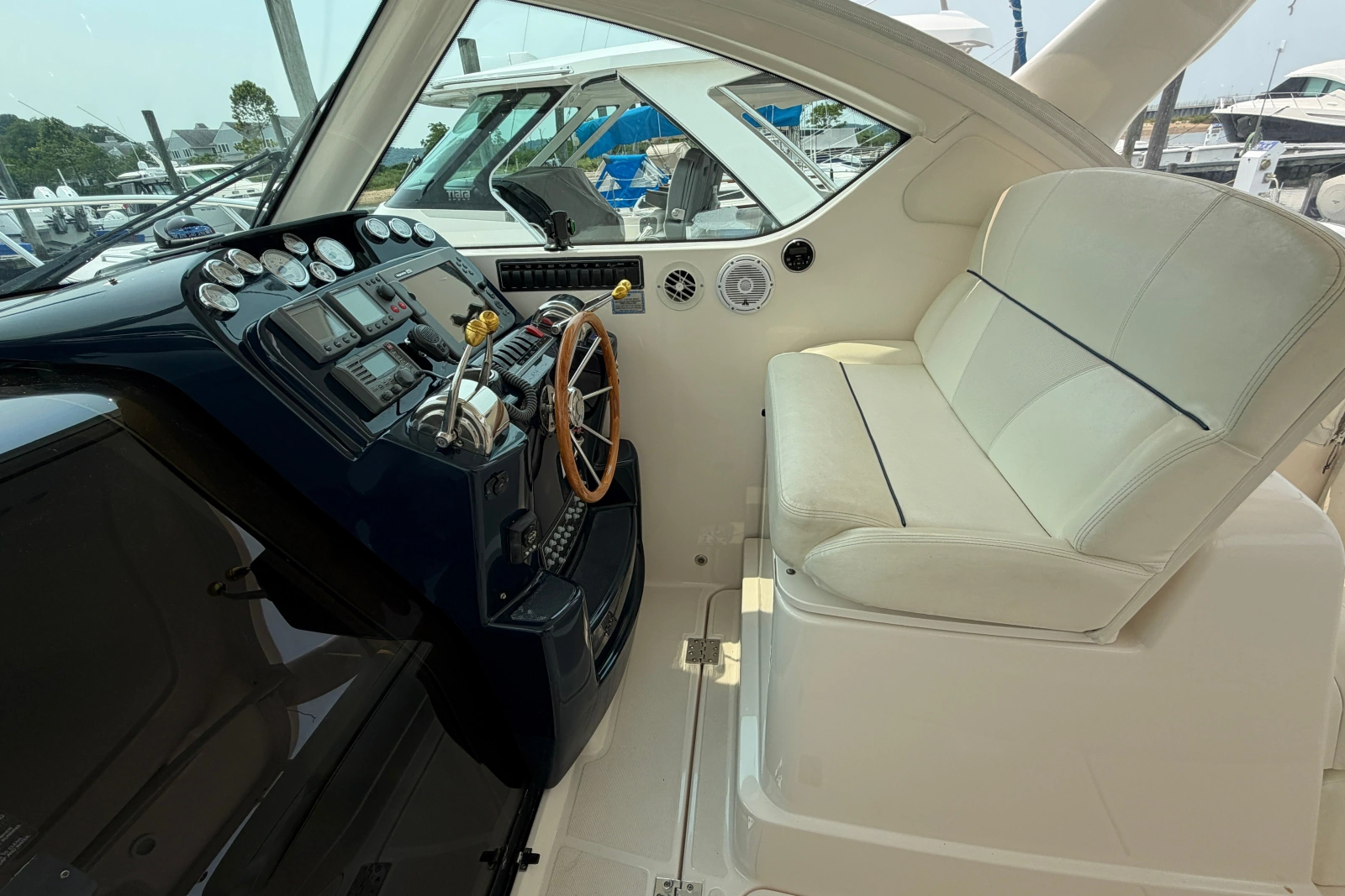 2008 Tiara Yachts 3000
